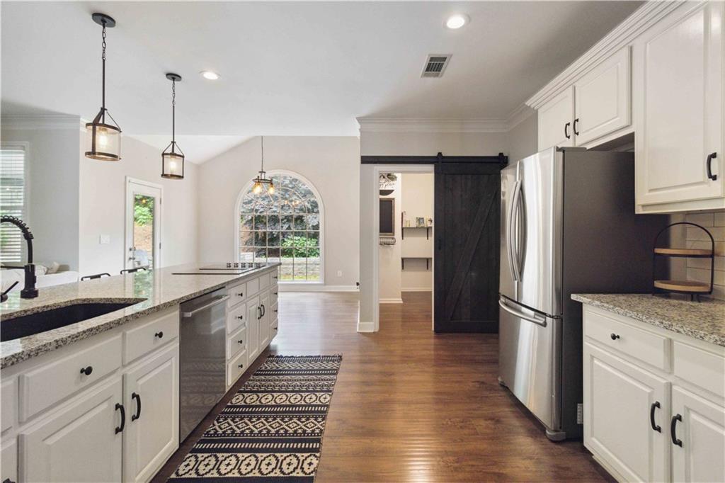 984 Pinfeather Court