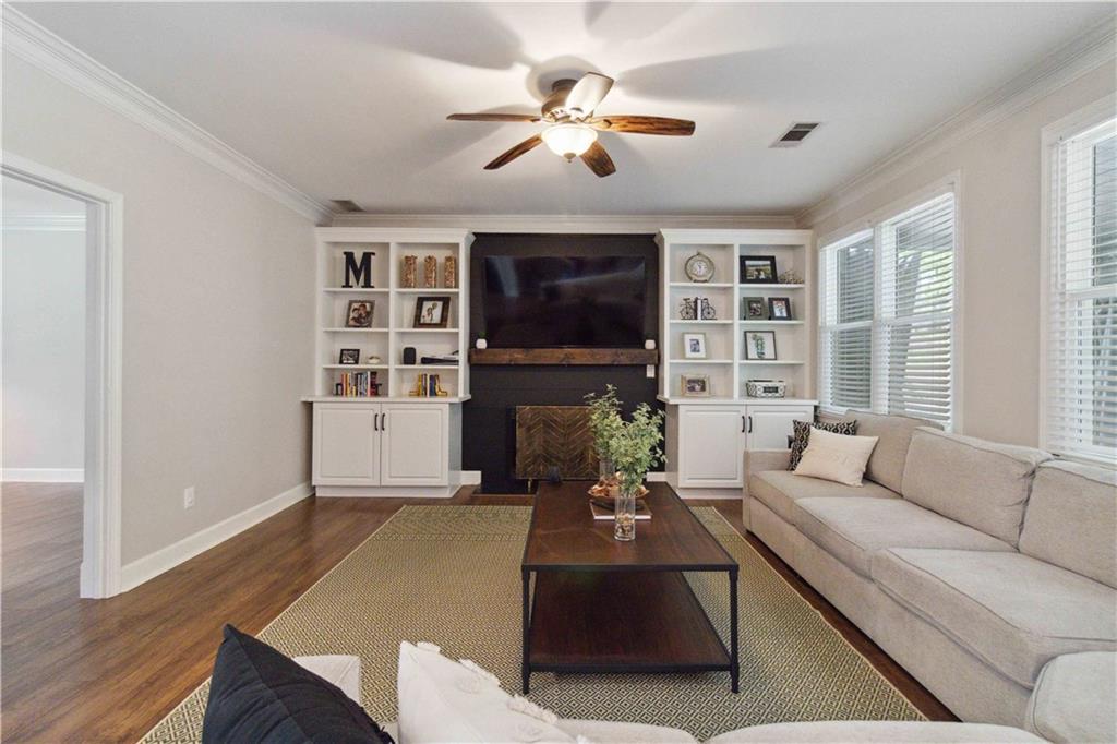 984 Pinfeather Court