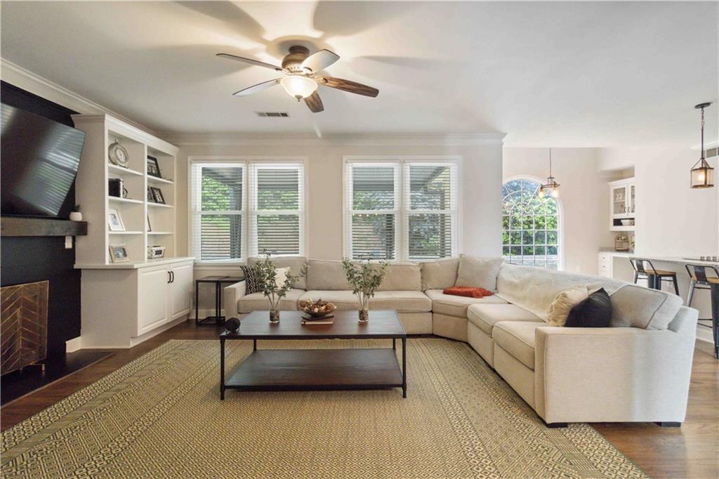 984 Pinfeather Court