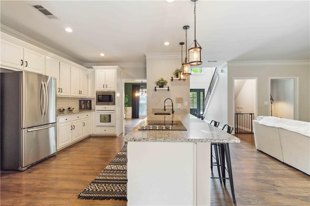 984 Pinfeather Court