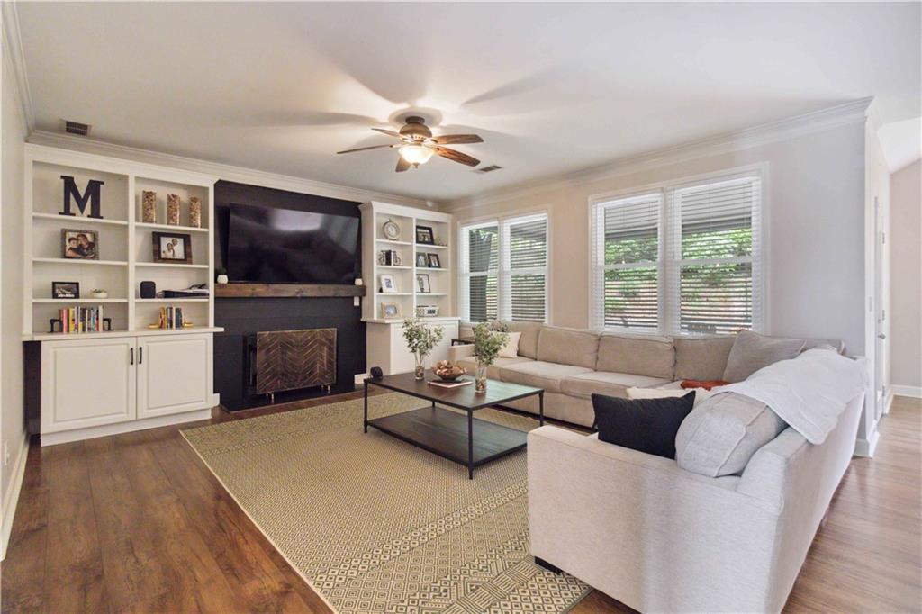 984 Pinfeather Court