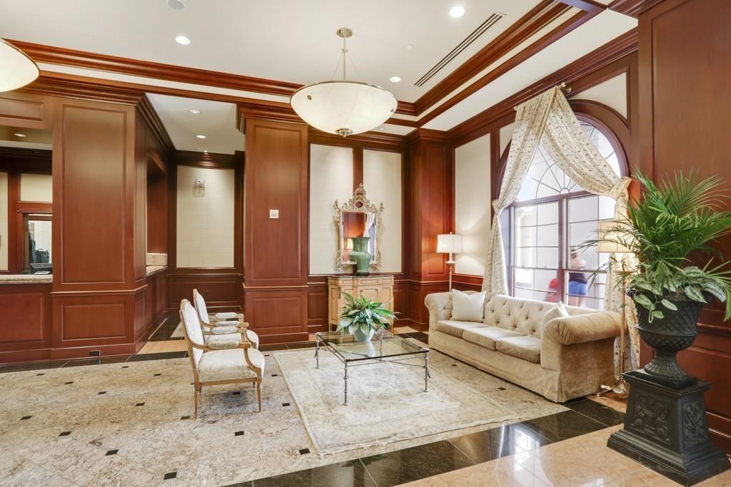 195 14th Street NE Unit 402