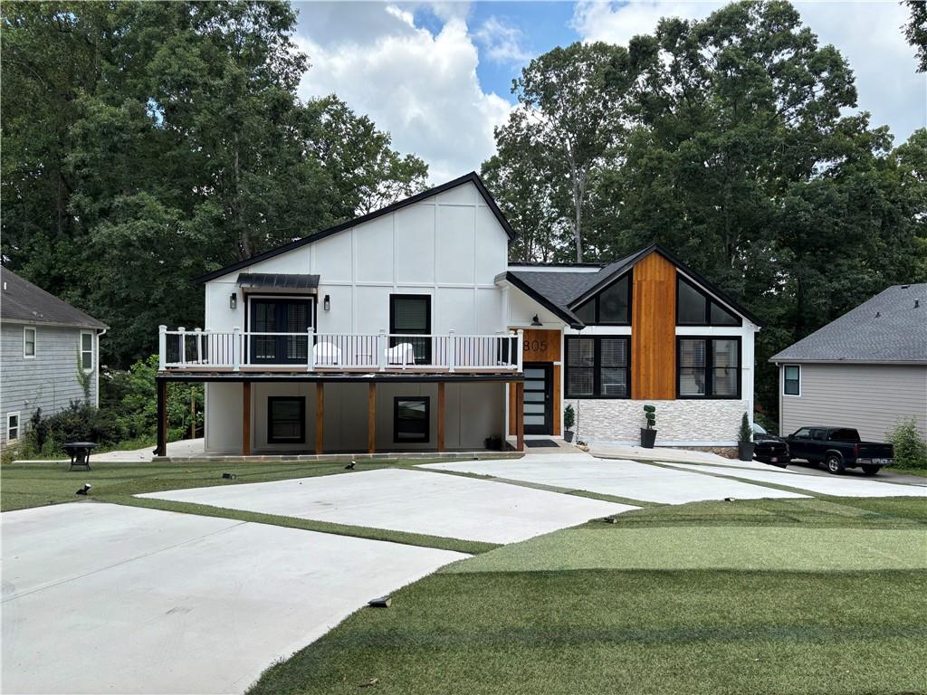 805 Montclaire Place