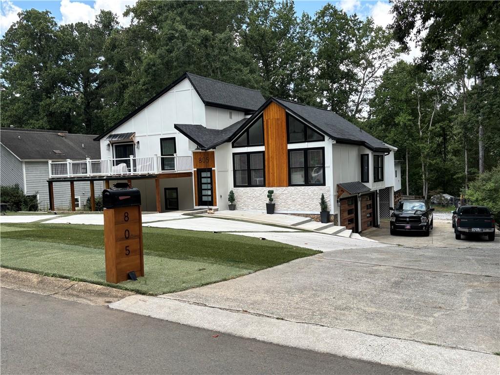 805 Montclaire Place