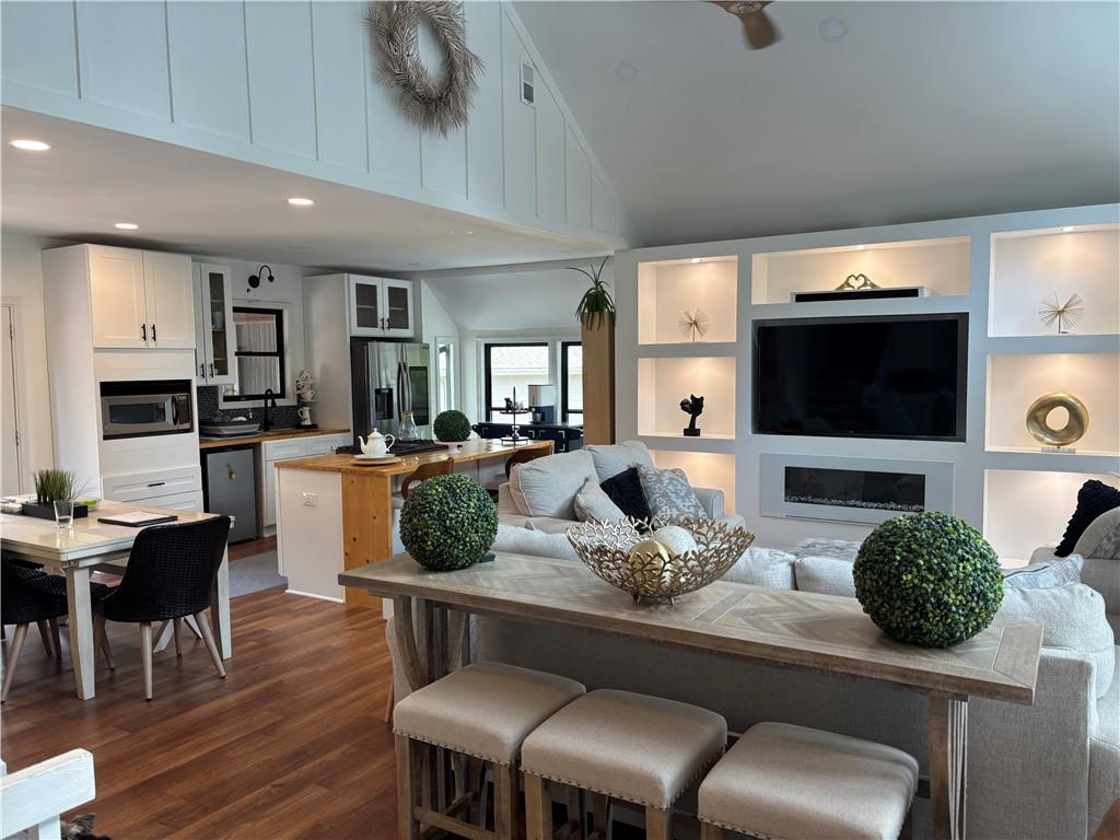 805 Montclaire Place