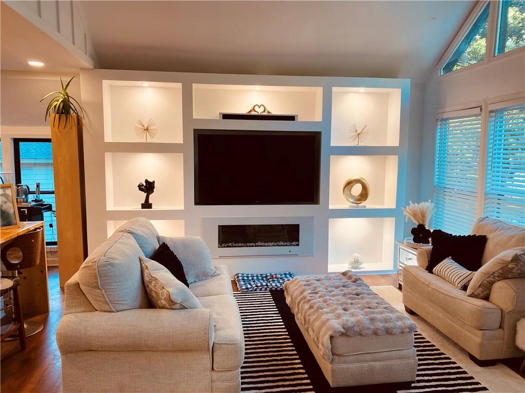 805 Montclaire Place