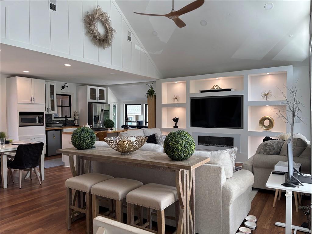 805 Montclaire Place