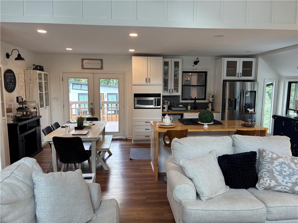 805 Montclaire Place