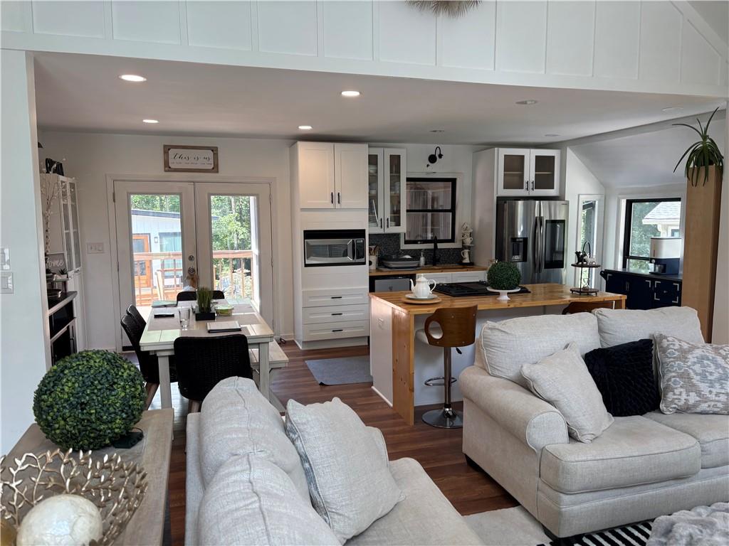 805 Montclaire Place