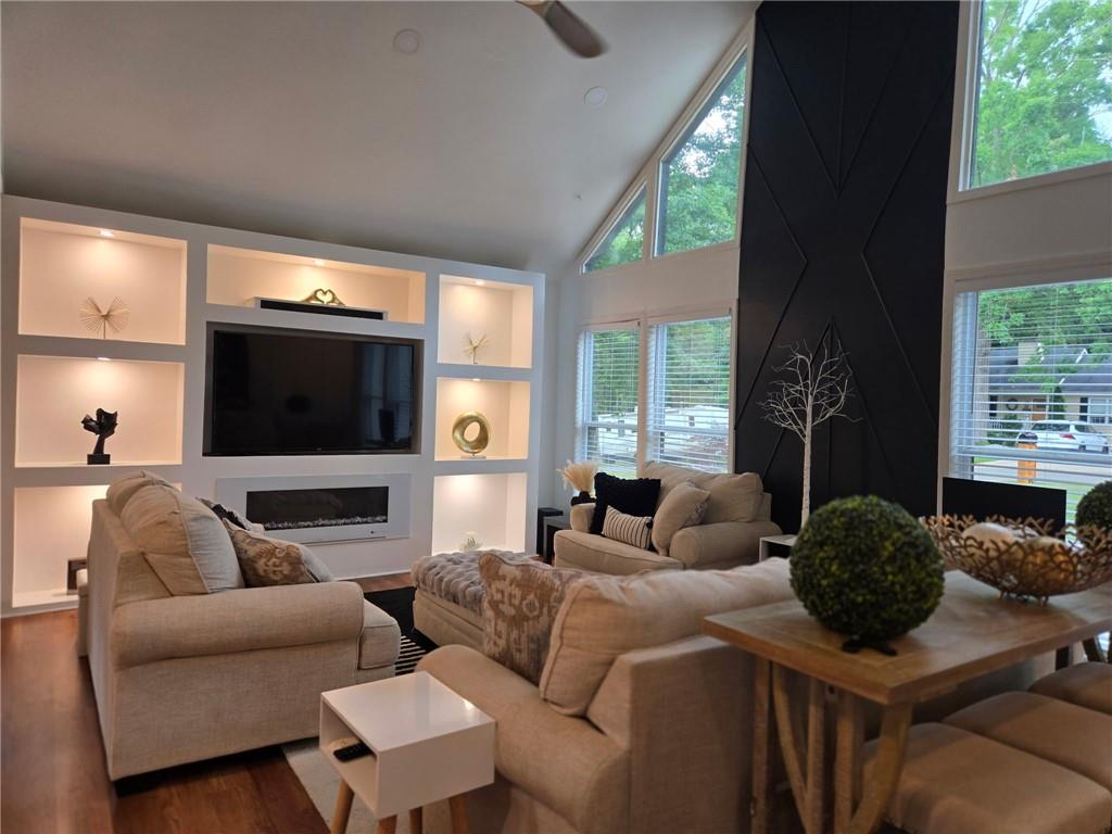 805 Montclaire Place