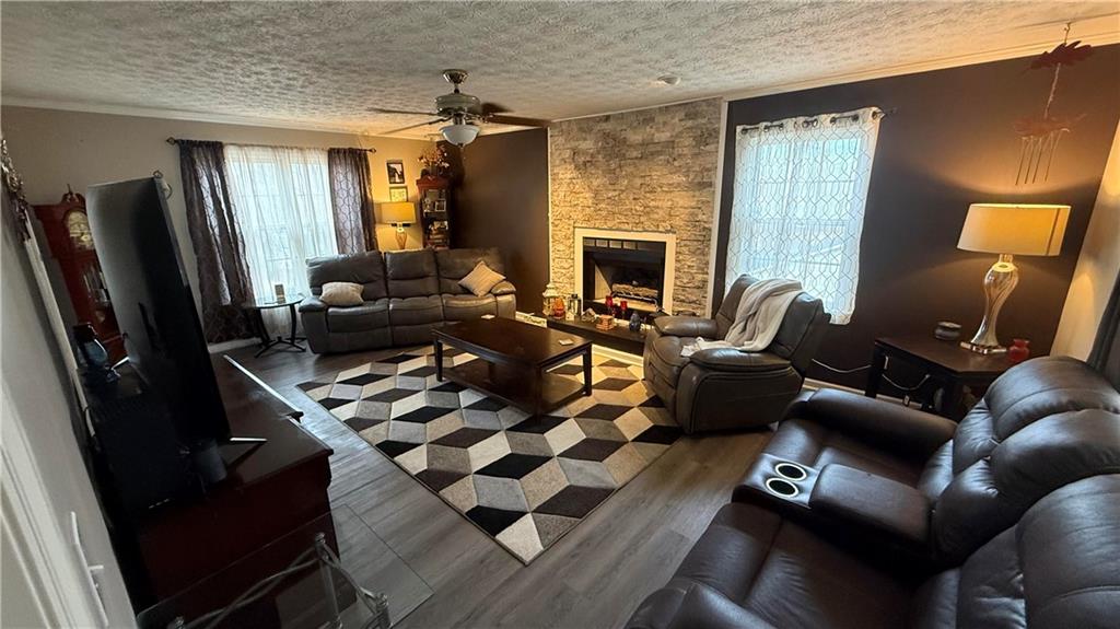 28 Saddle Field Circle NW