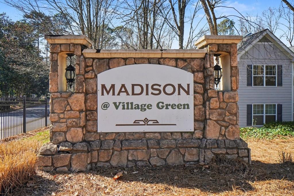 1004 Madison Lane SE