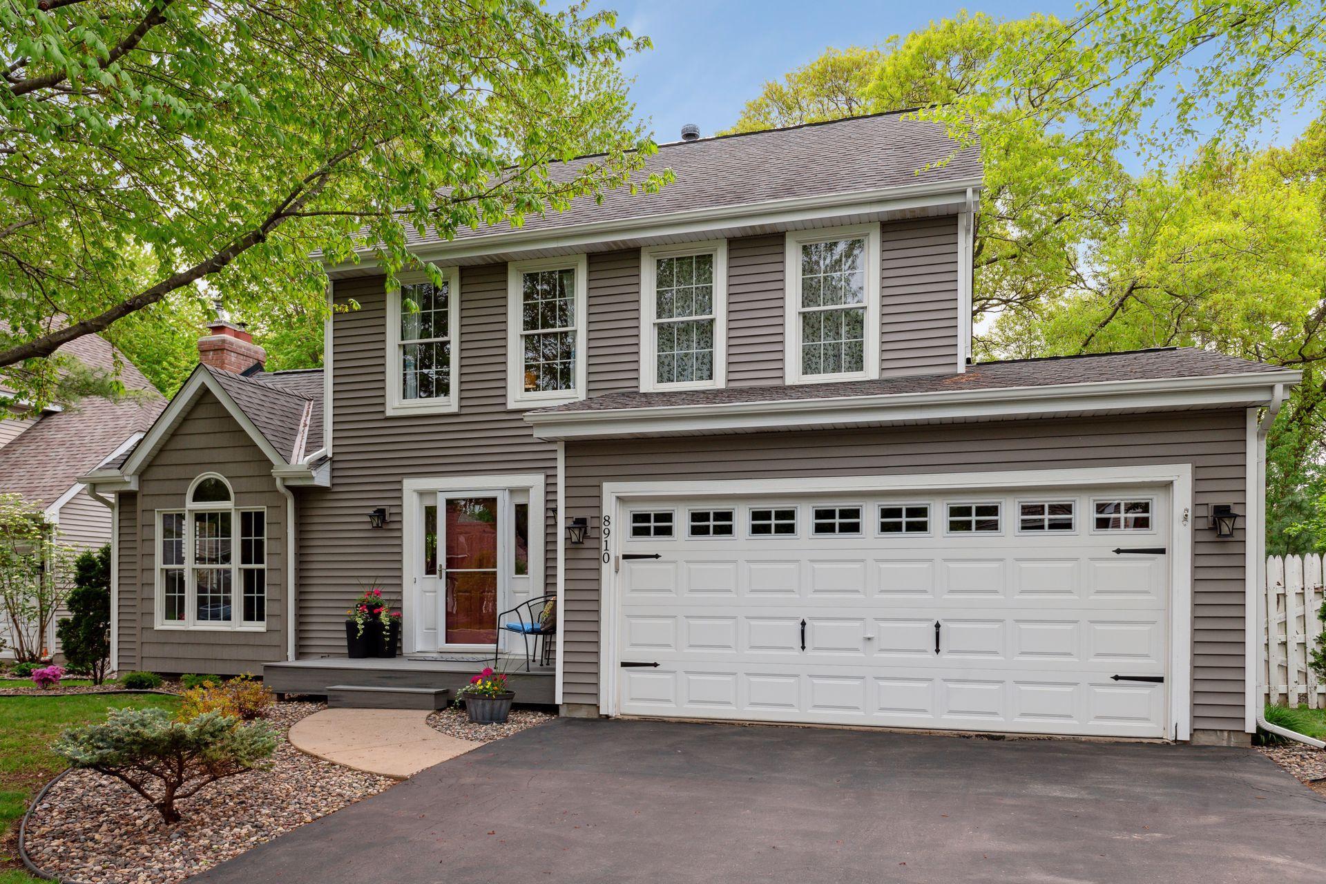8910 Pine Bluff Court
