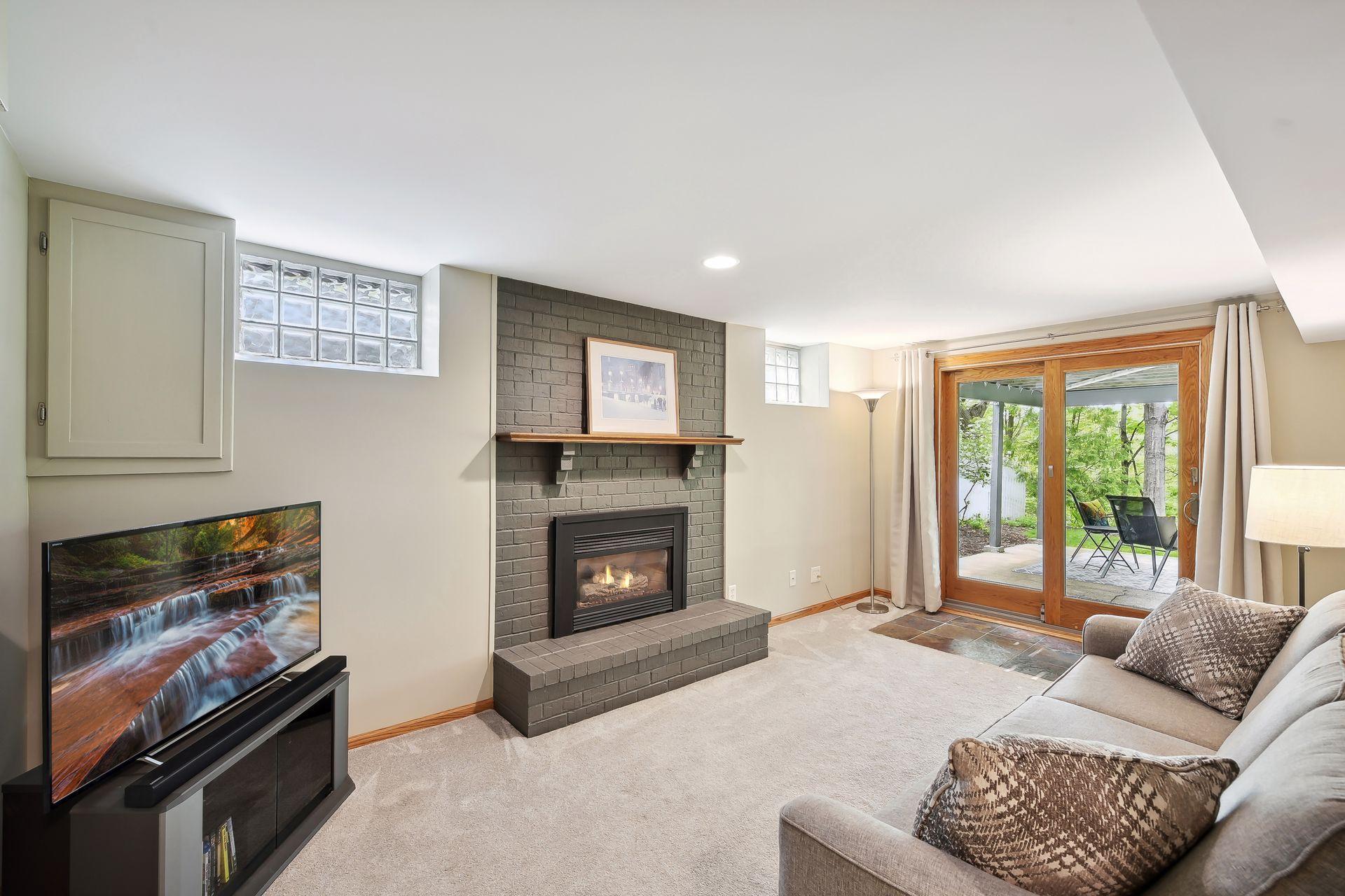 8910 Pine Bluff Court