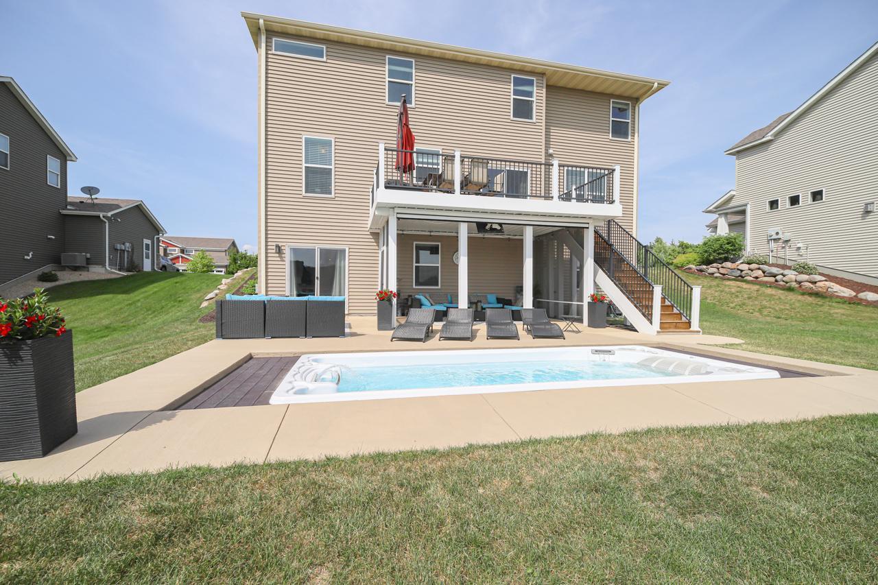 1097 Prairie View Lane