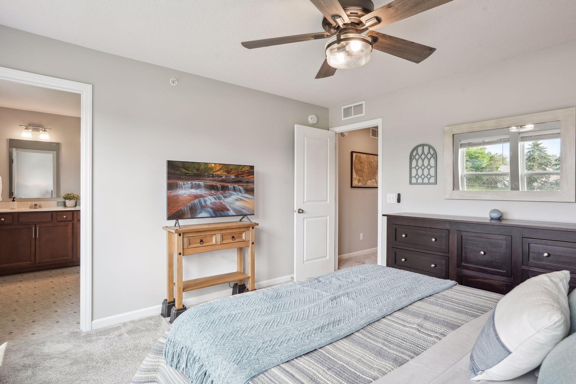 5162 94th Lane N