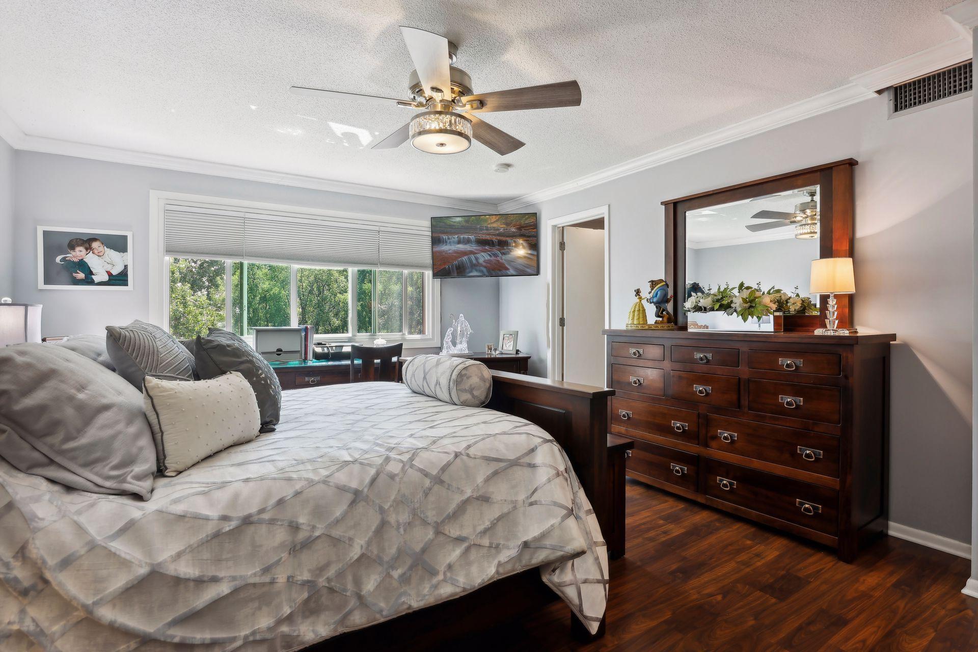 3090 Lexington Avenue N Unit: B2