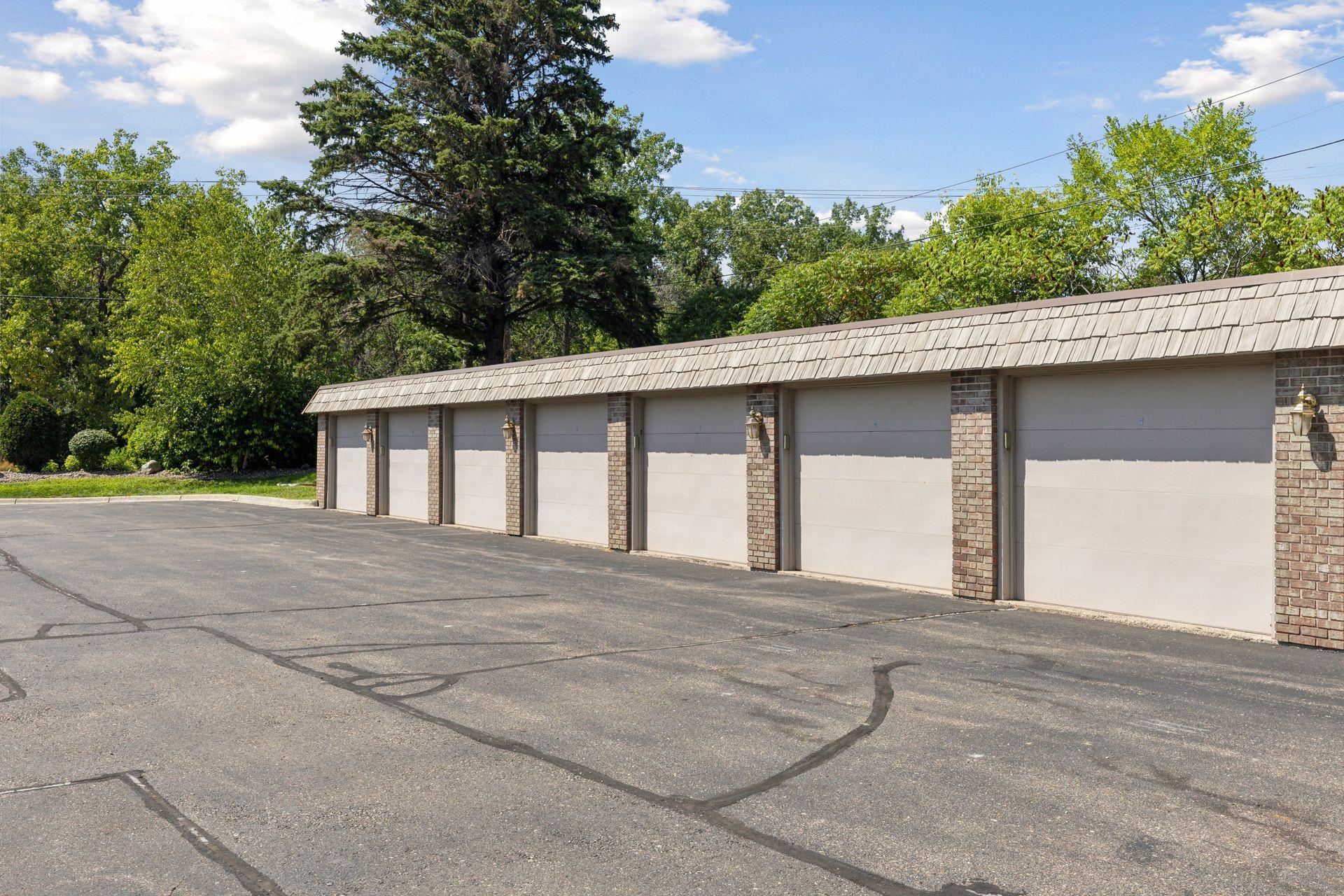 3090 Lexington Avenue N Unit: B2
