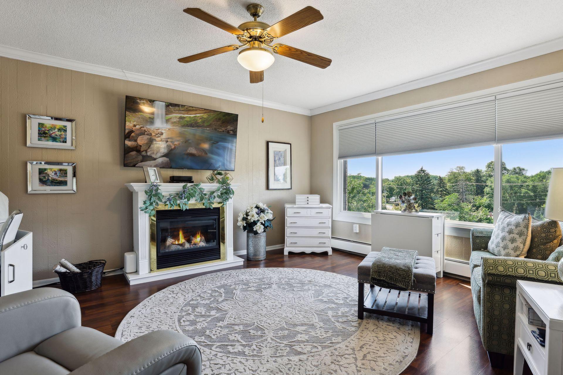 3090 Lexington Avenue N Unit: B2
