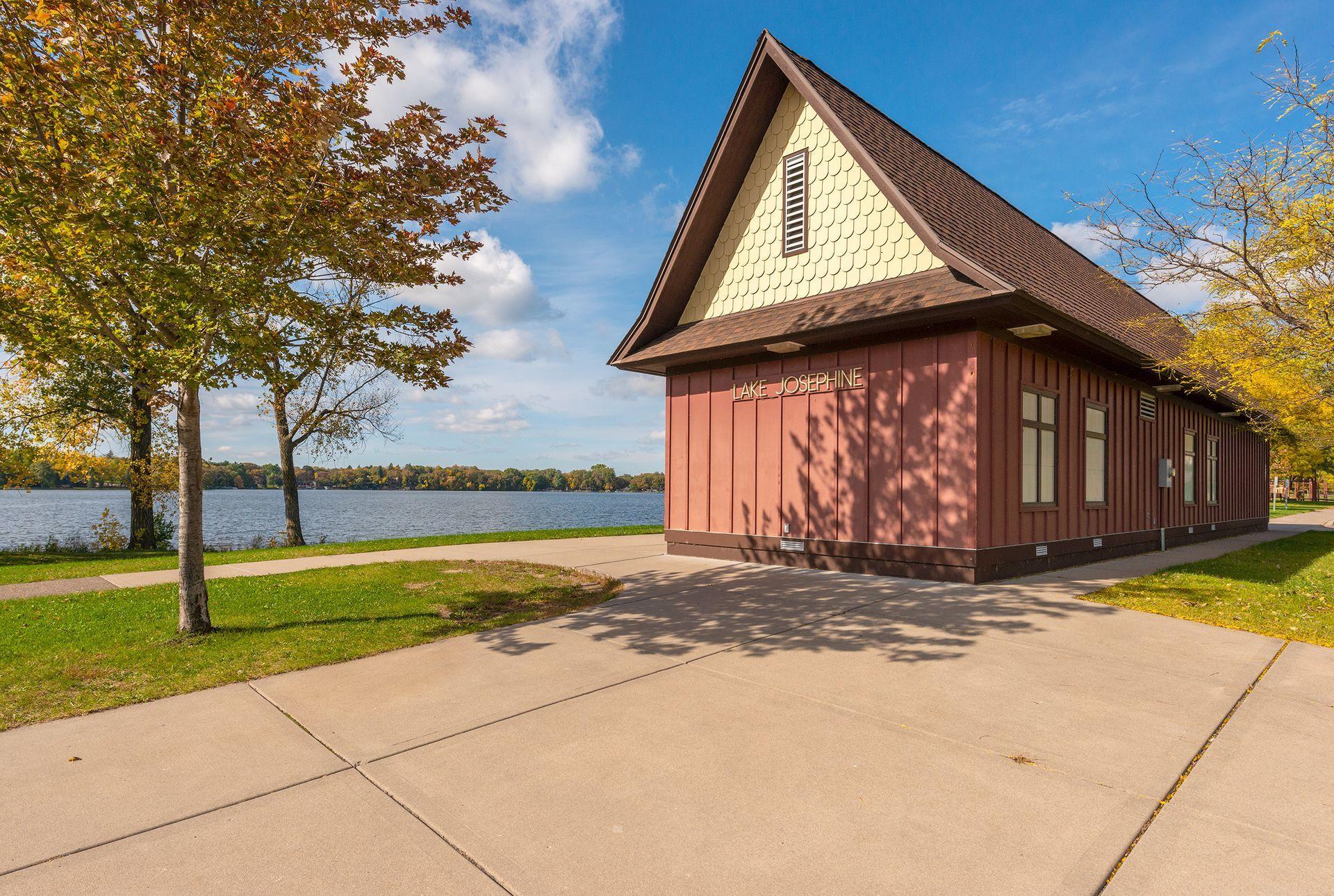 3090 Lexington Avenue N Unit: B2