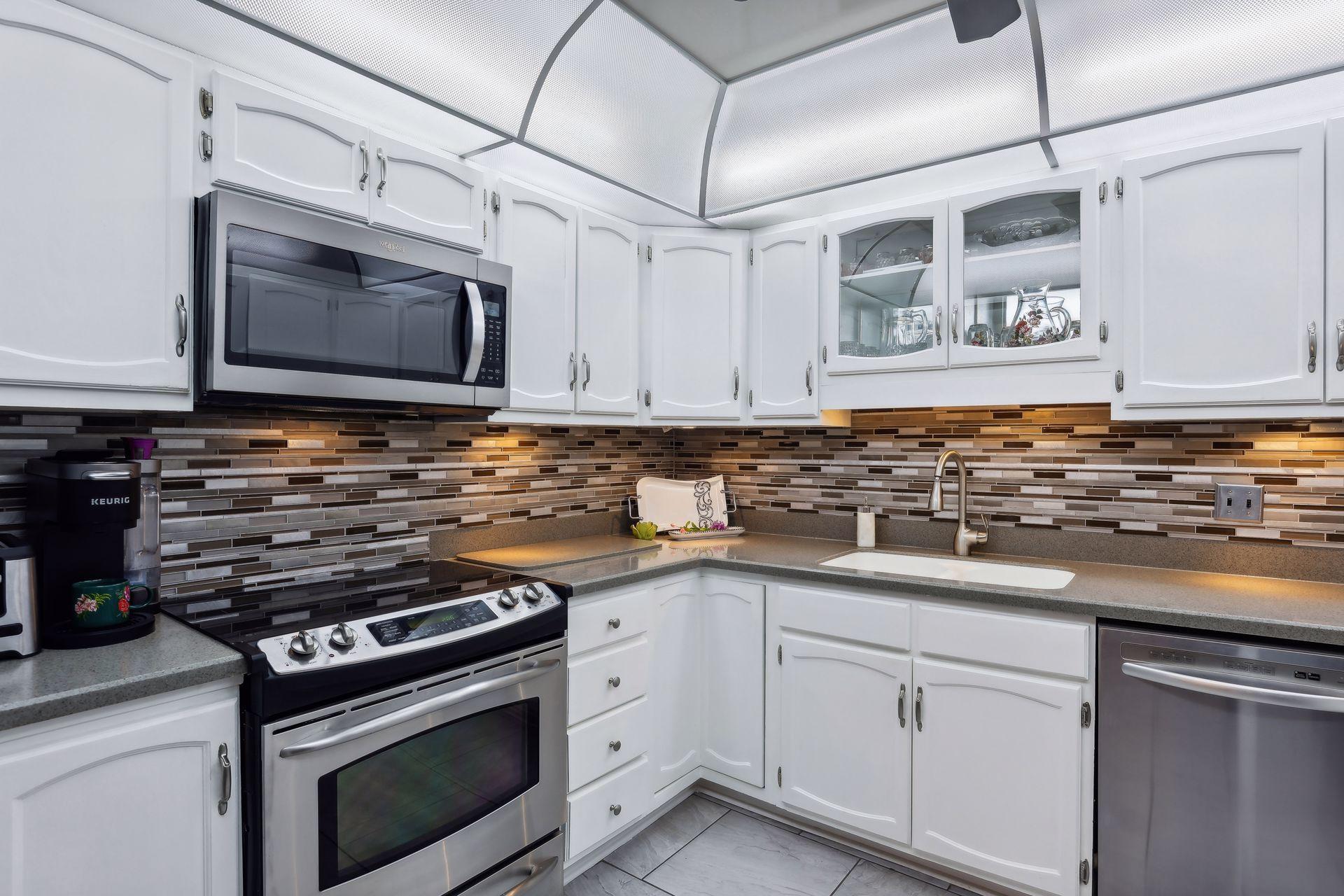 3090 Lexington Avenue N Unit: B2