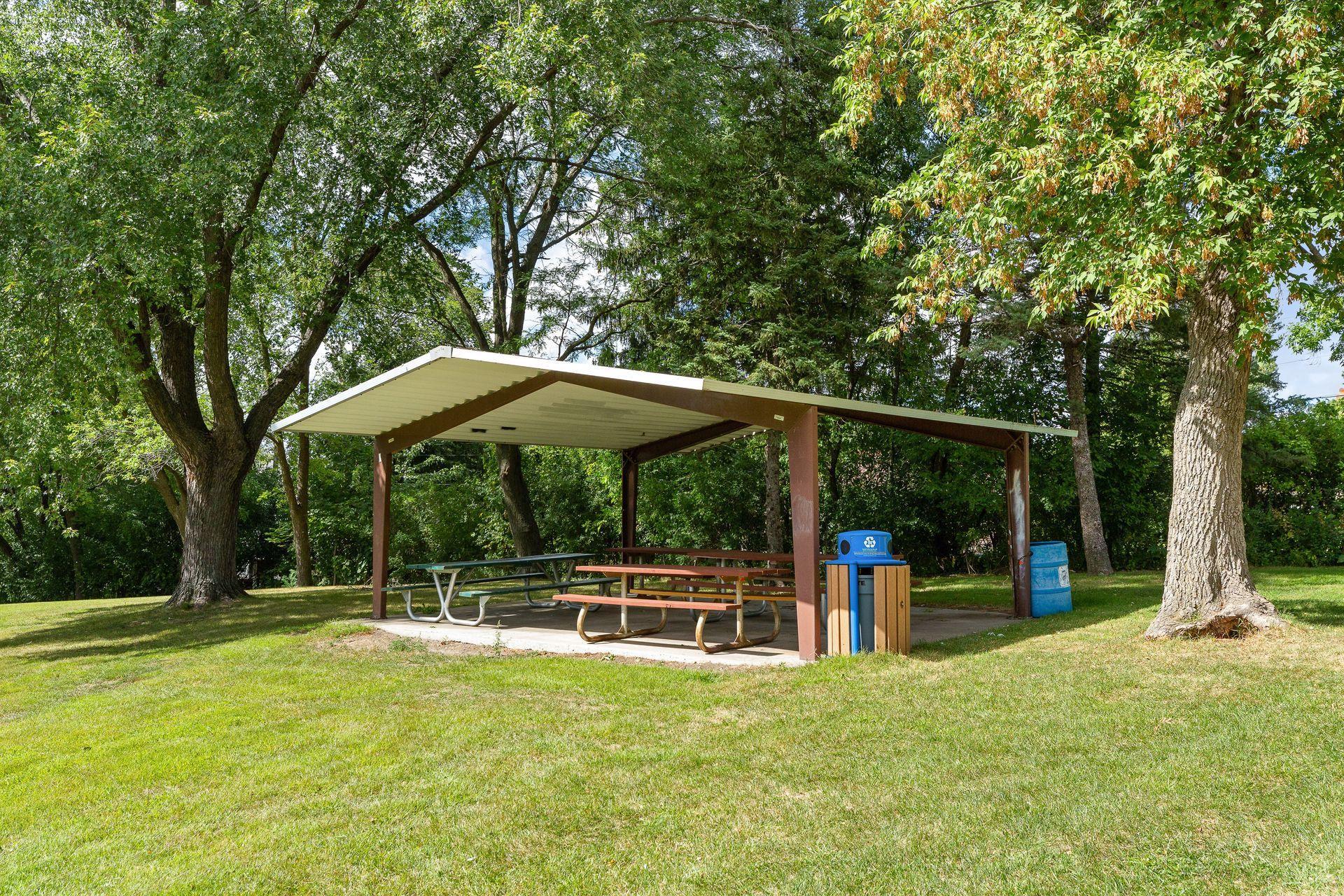 3090 Lexington Avenue N Unit: B2