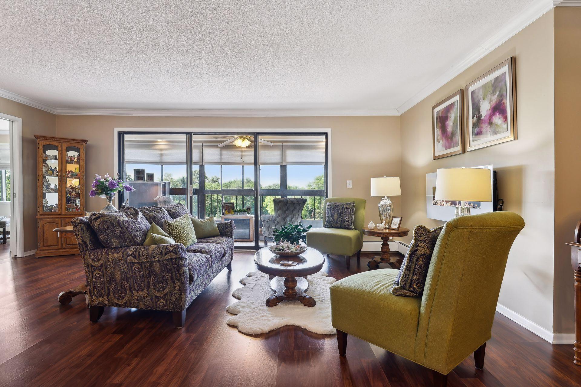 3090 Lexington Avenue N Unit: B2