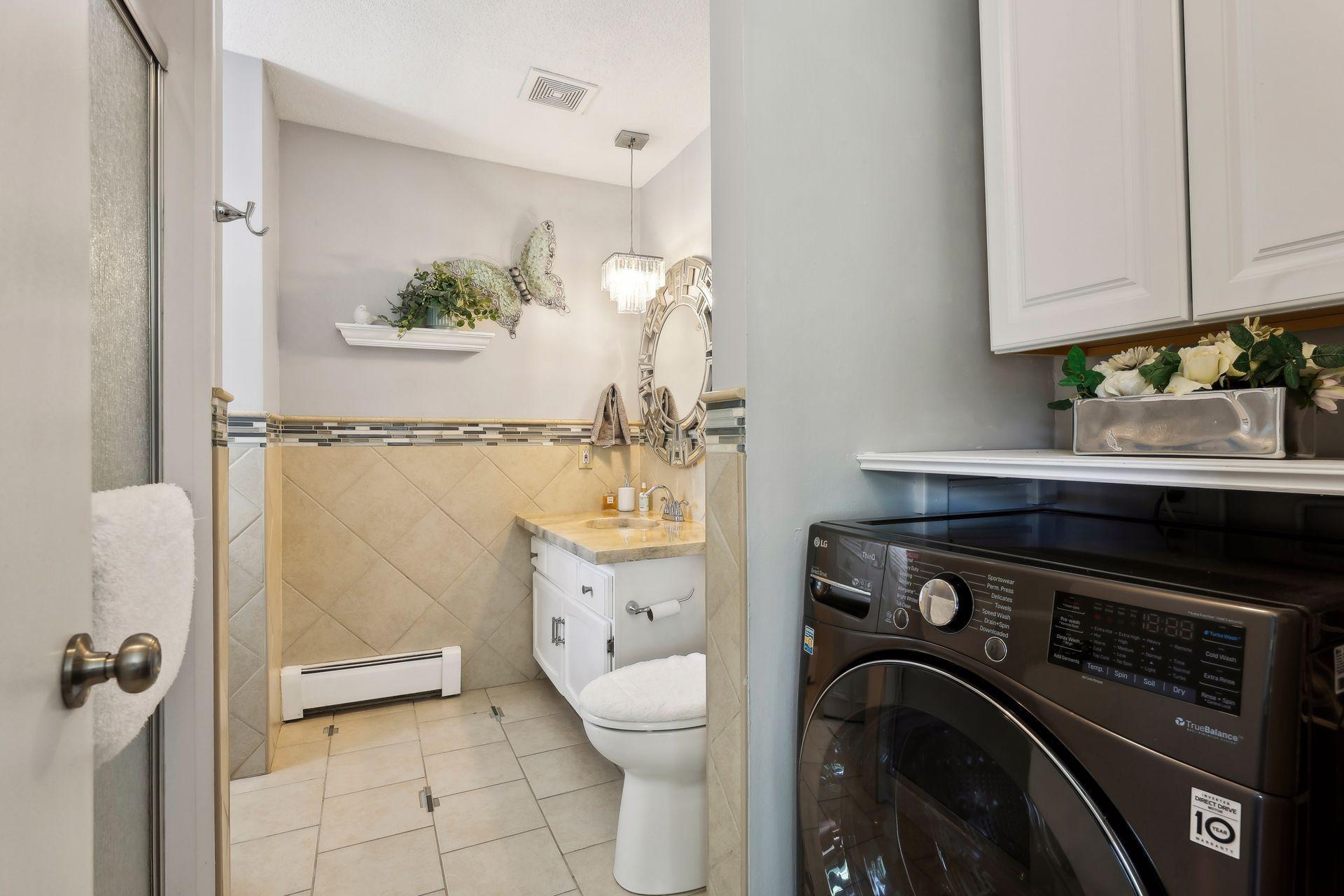 3090 Lexington Avenue N Unit: B2