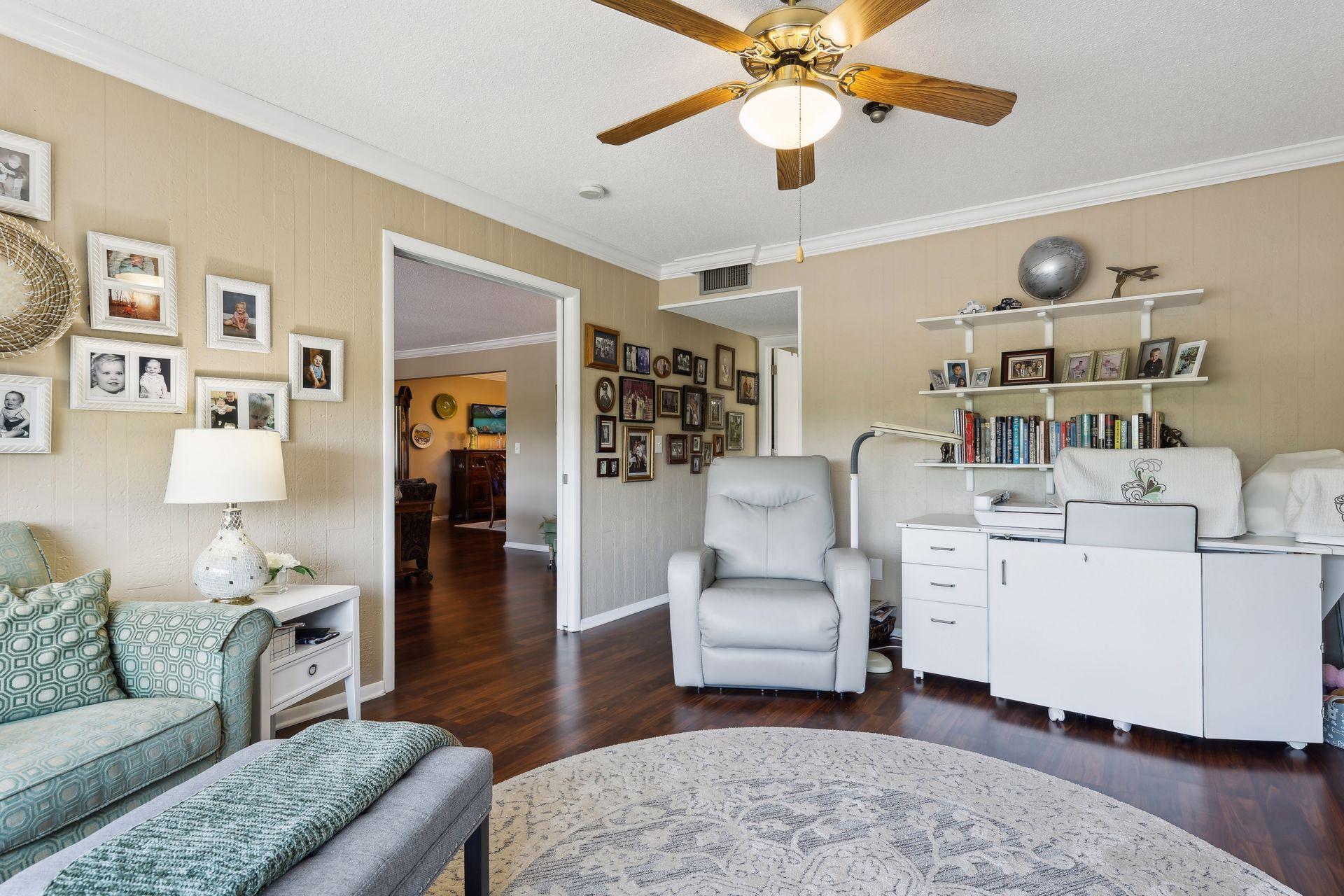 3090 Lexington Avenue N Unit: B2