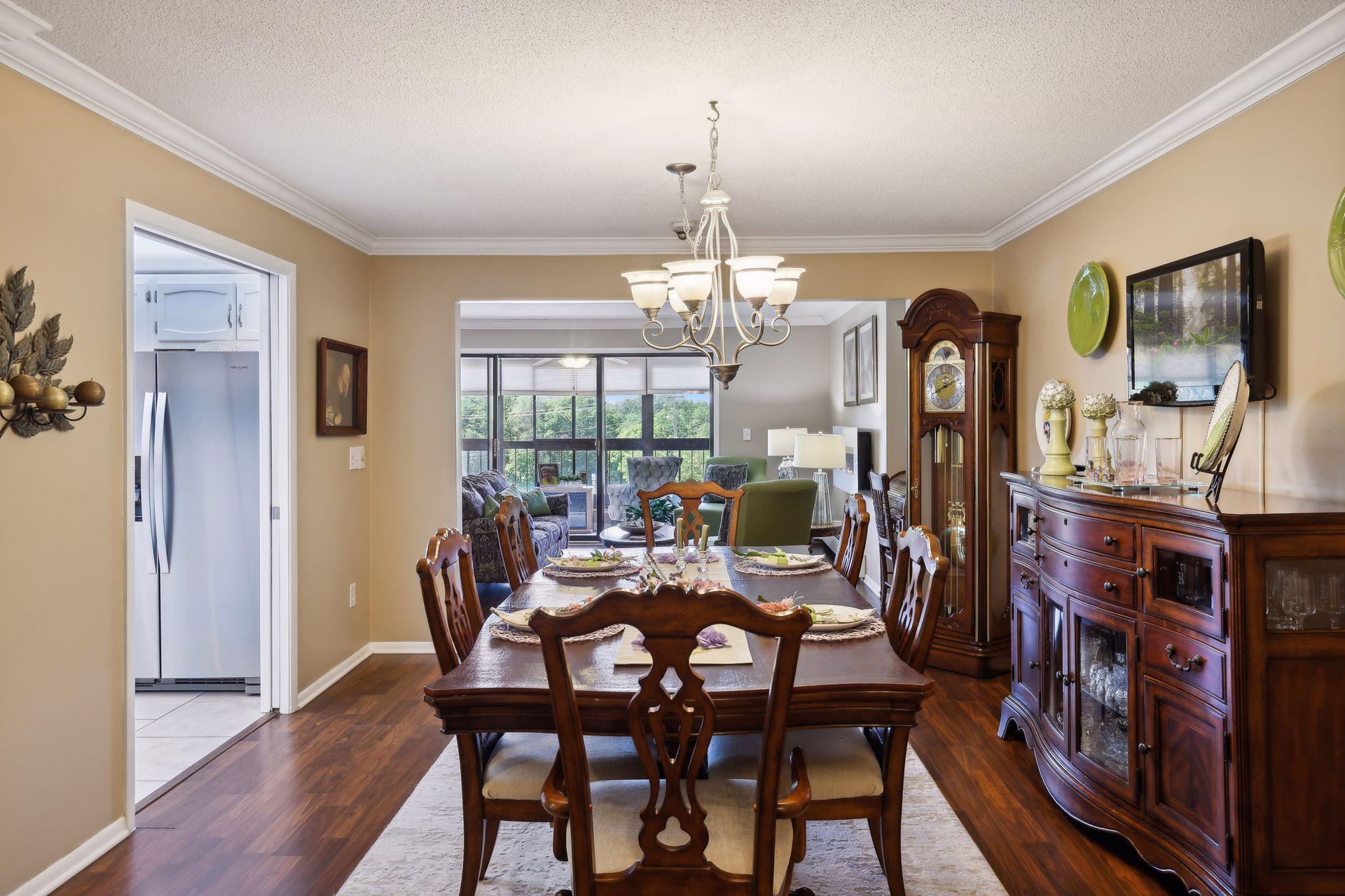 3090 Lexington Avenue N Unit: B2