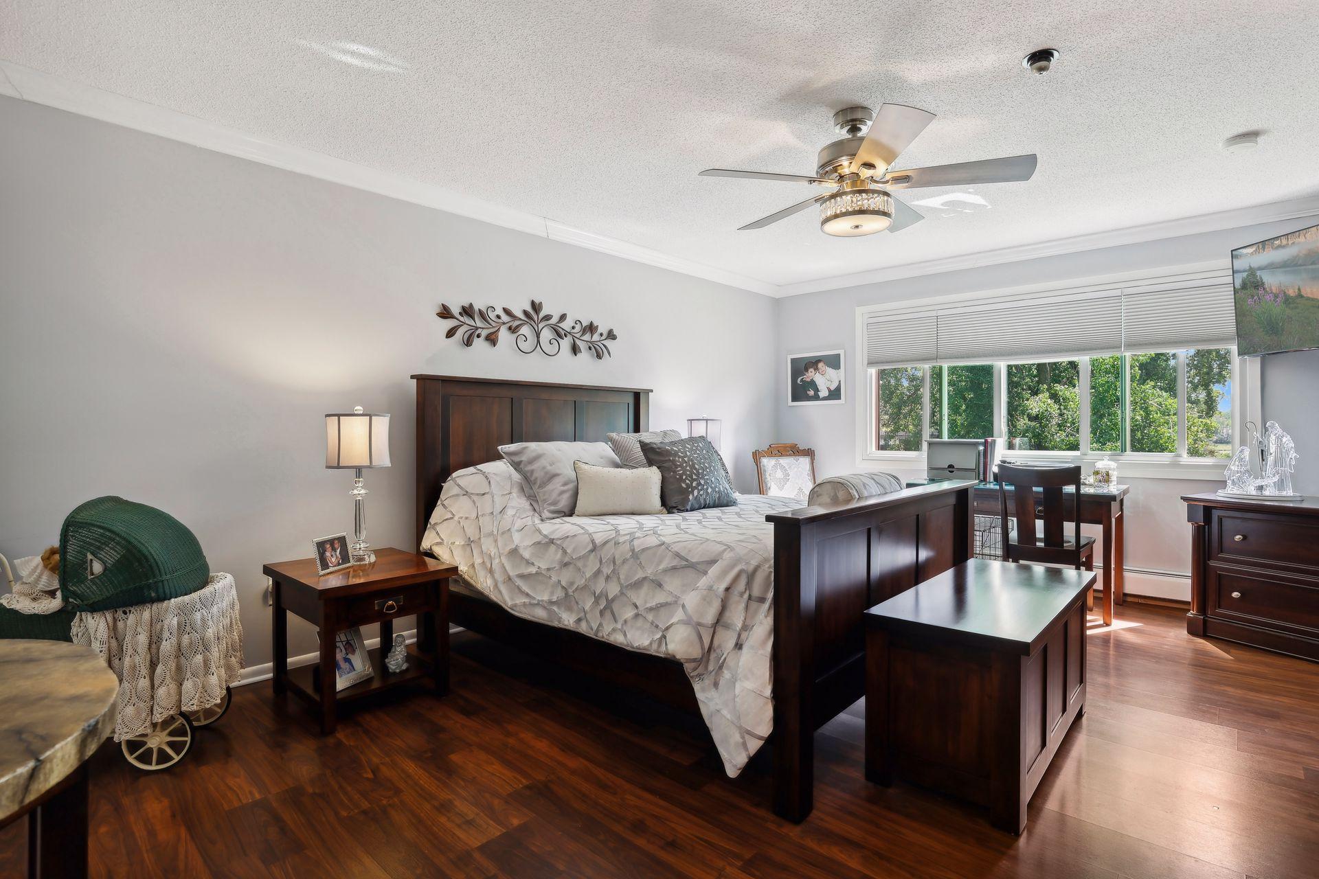 3090 Lexington Avenue N Unit: B2