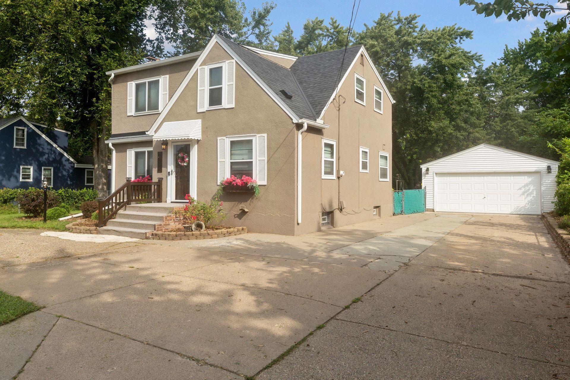 795 County Road B W