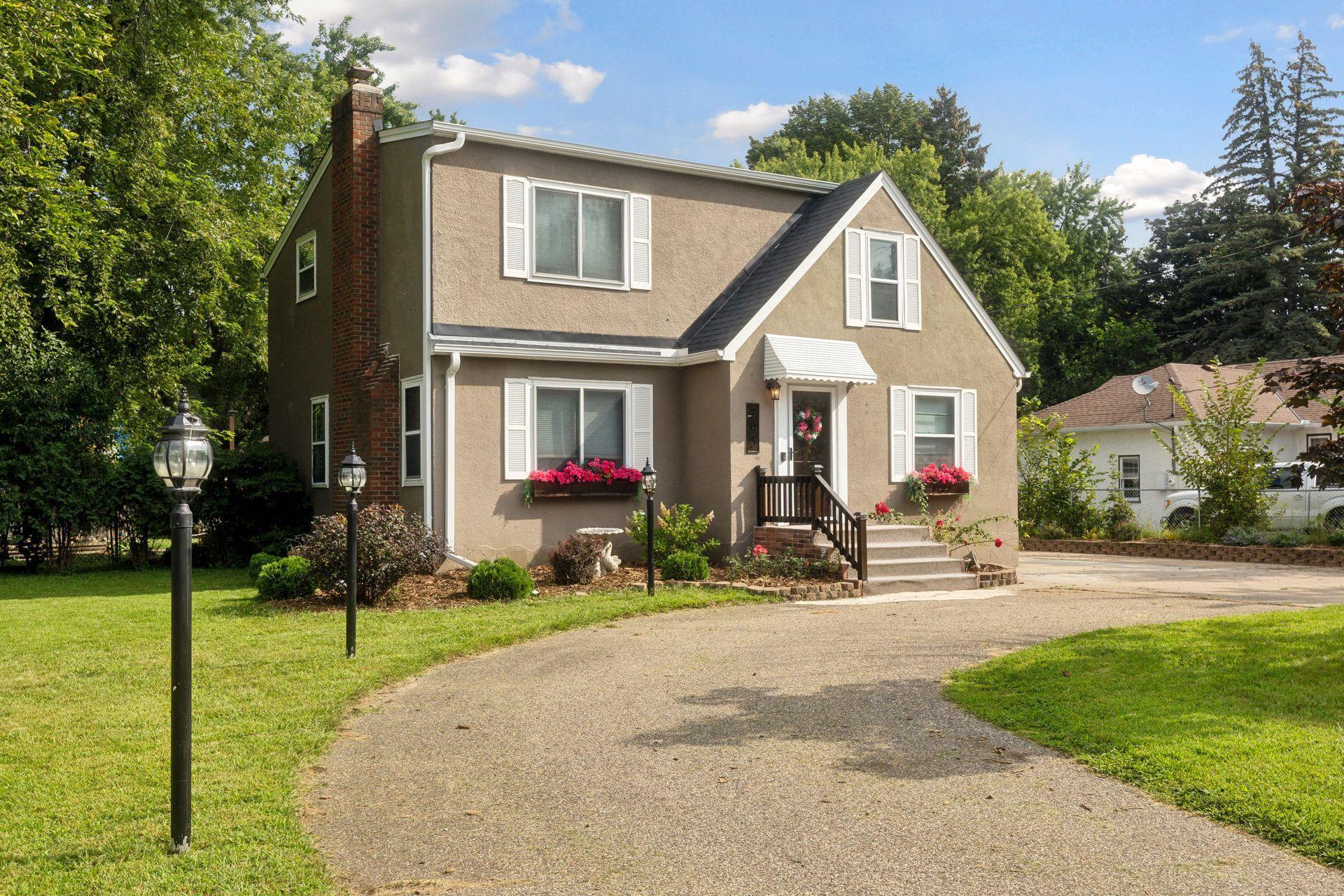 795 County Road B W