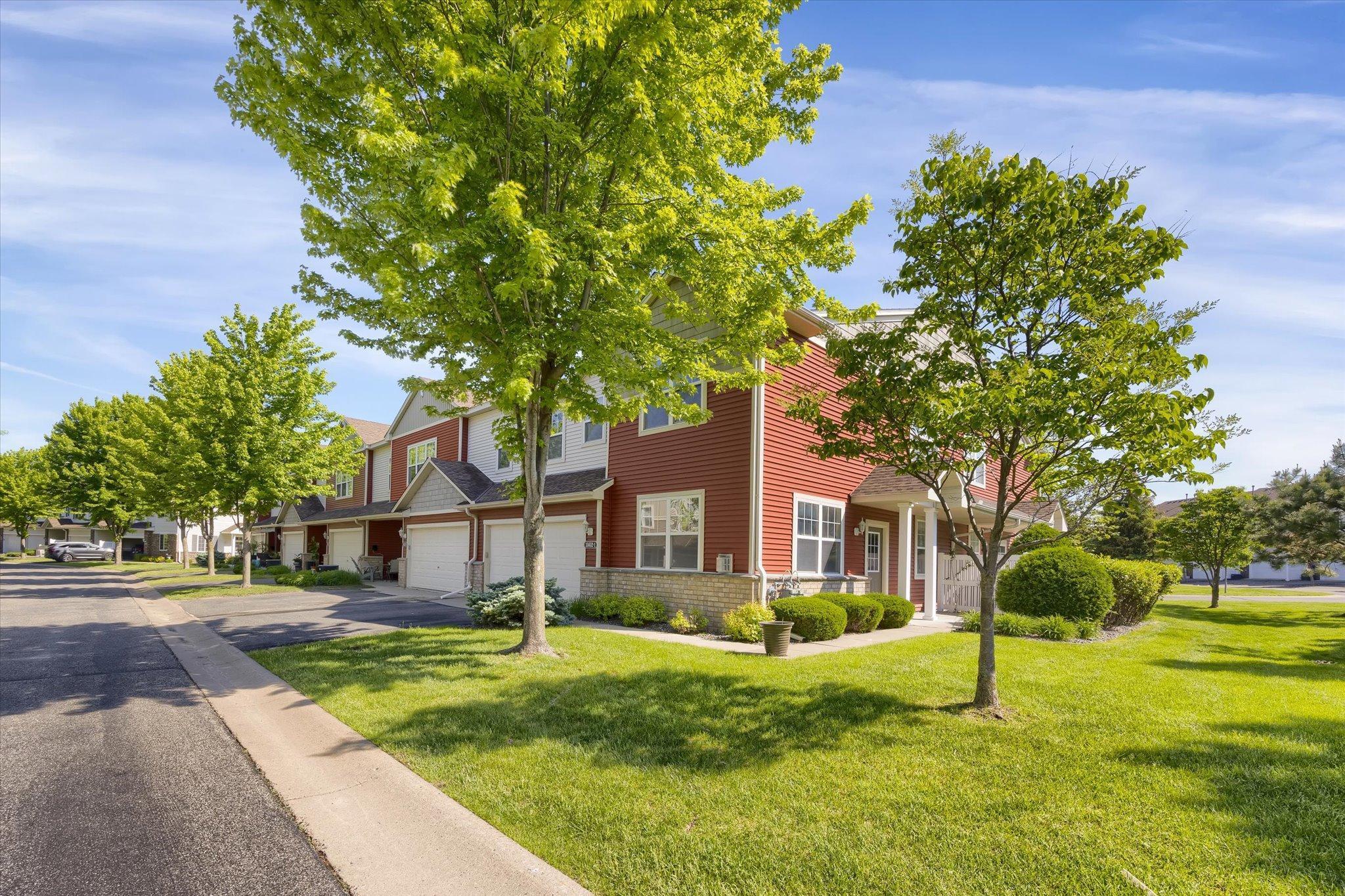 15652 Emerald Drive N Unit: 1