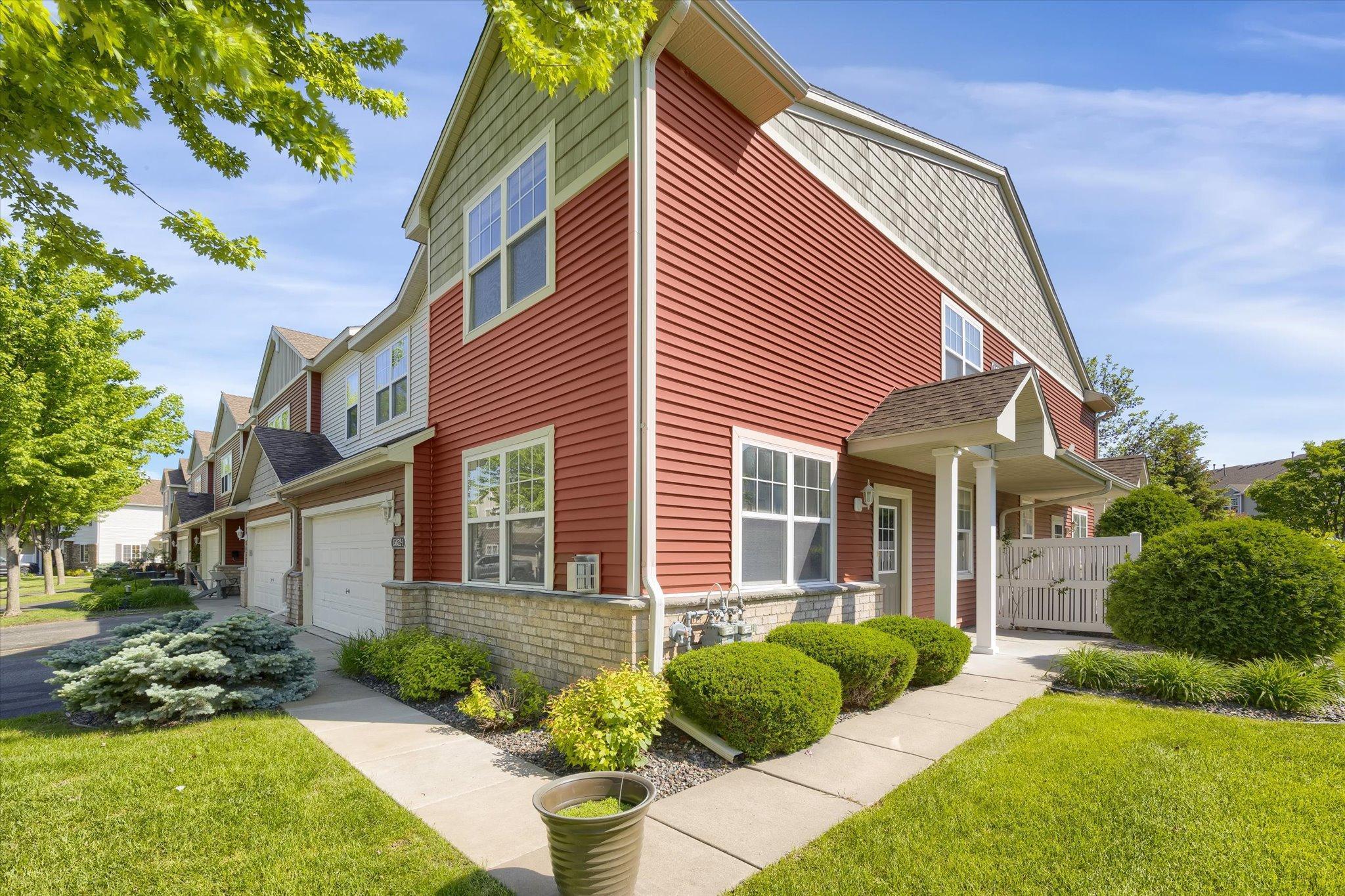 15652 Emerald Drive N Unit: 1