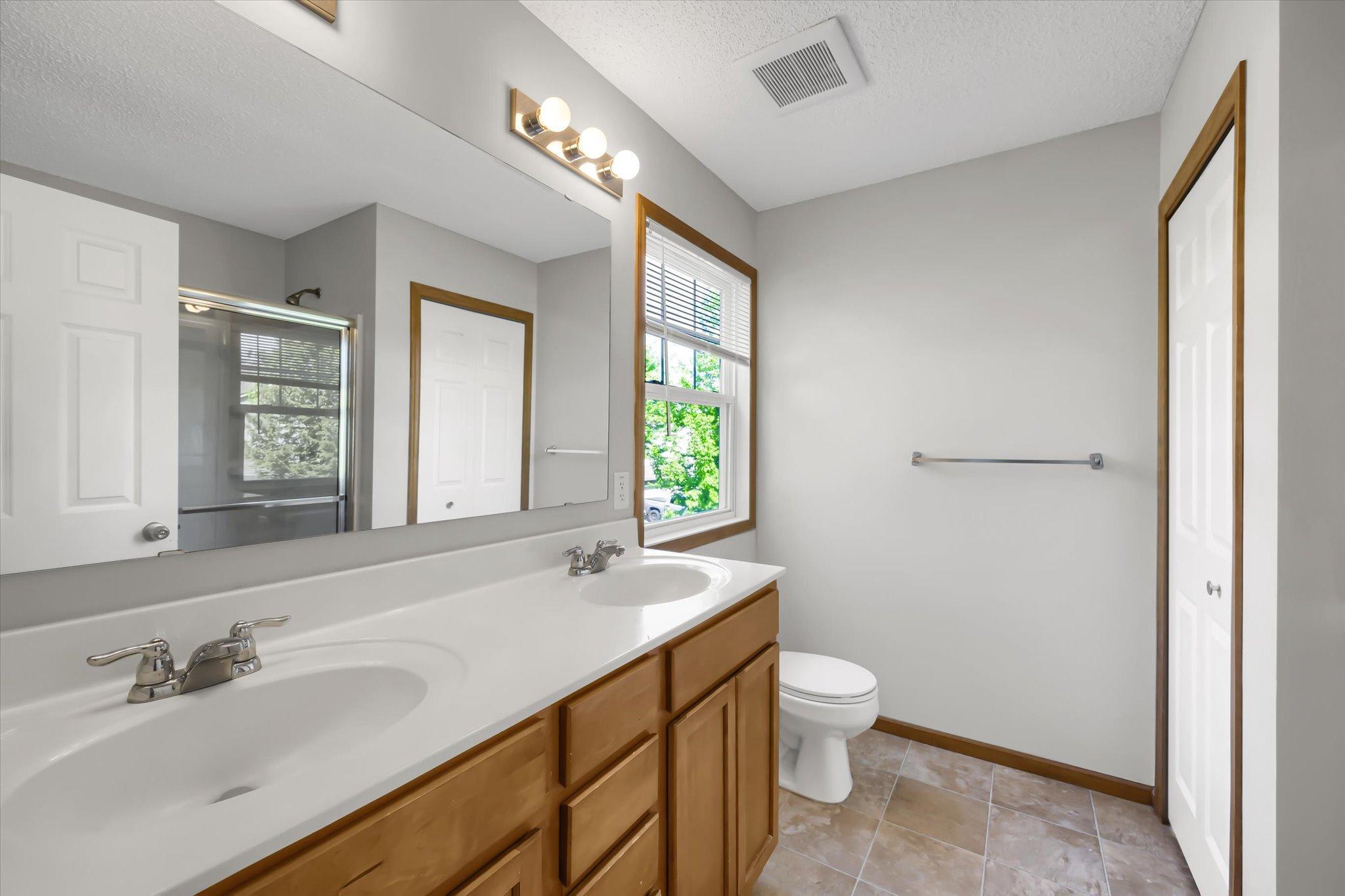 15652 Emerald Drive N Unit: 1