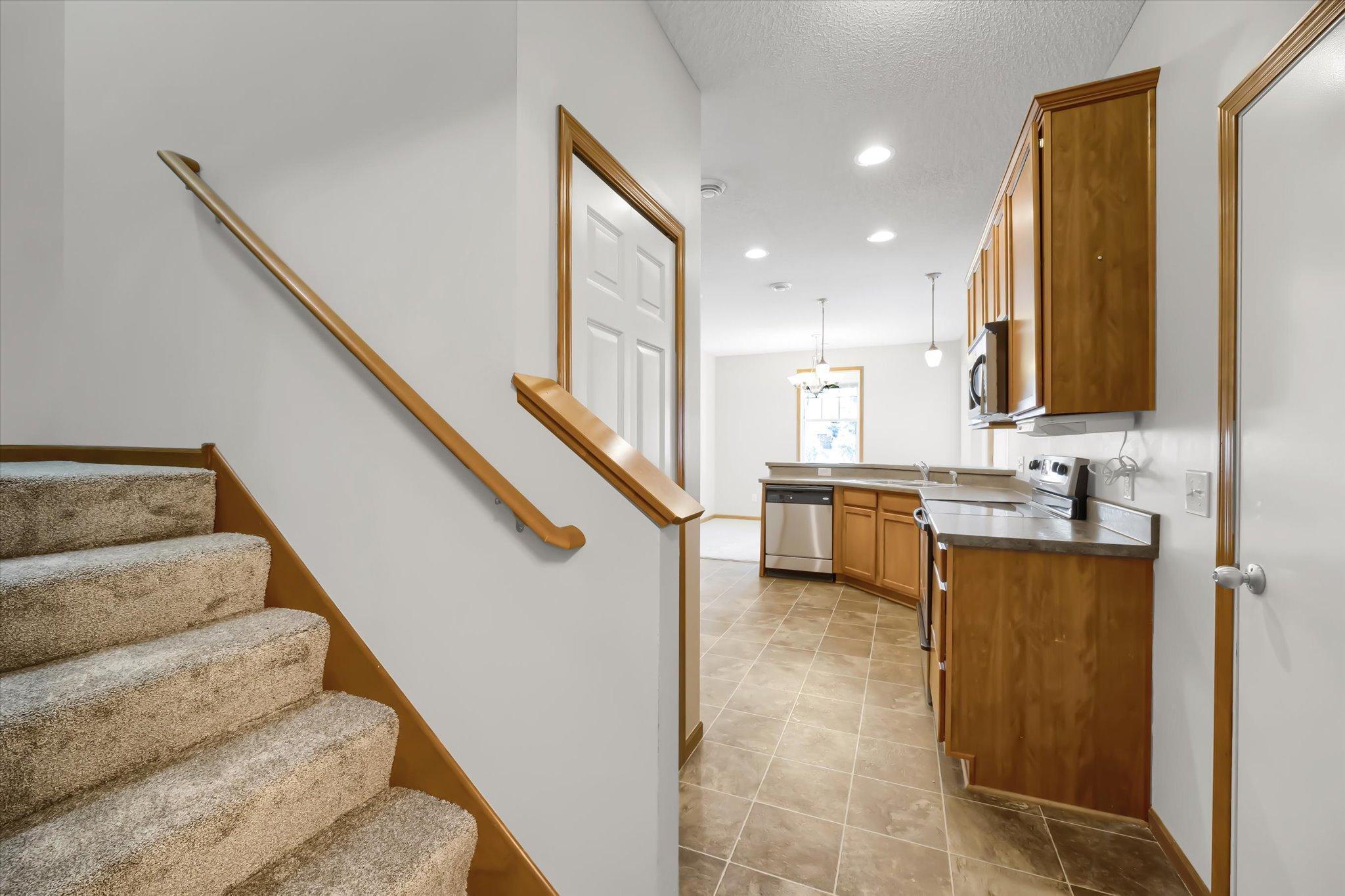 15652 Emerald Drive N Unit: 1