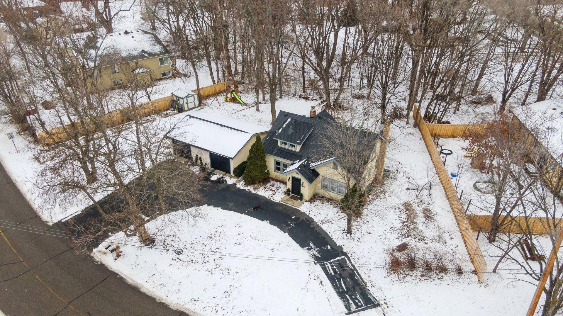 5149 Woodridge Road