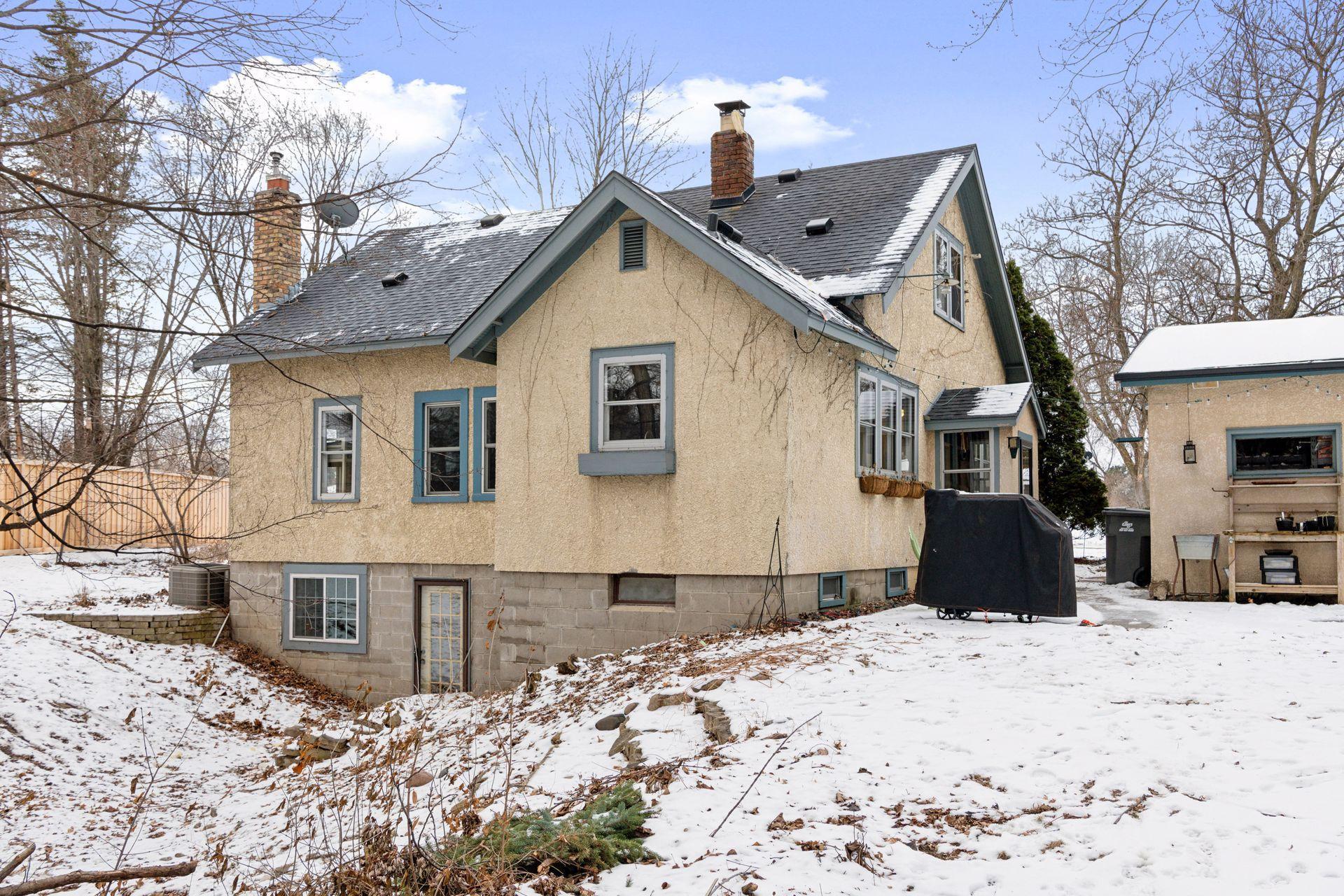 5149 Woodridge Road