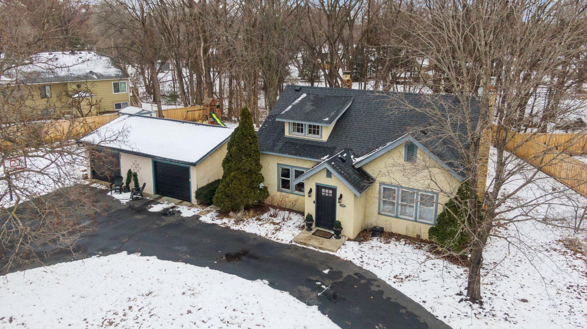 5149 Woodridge Road