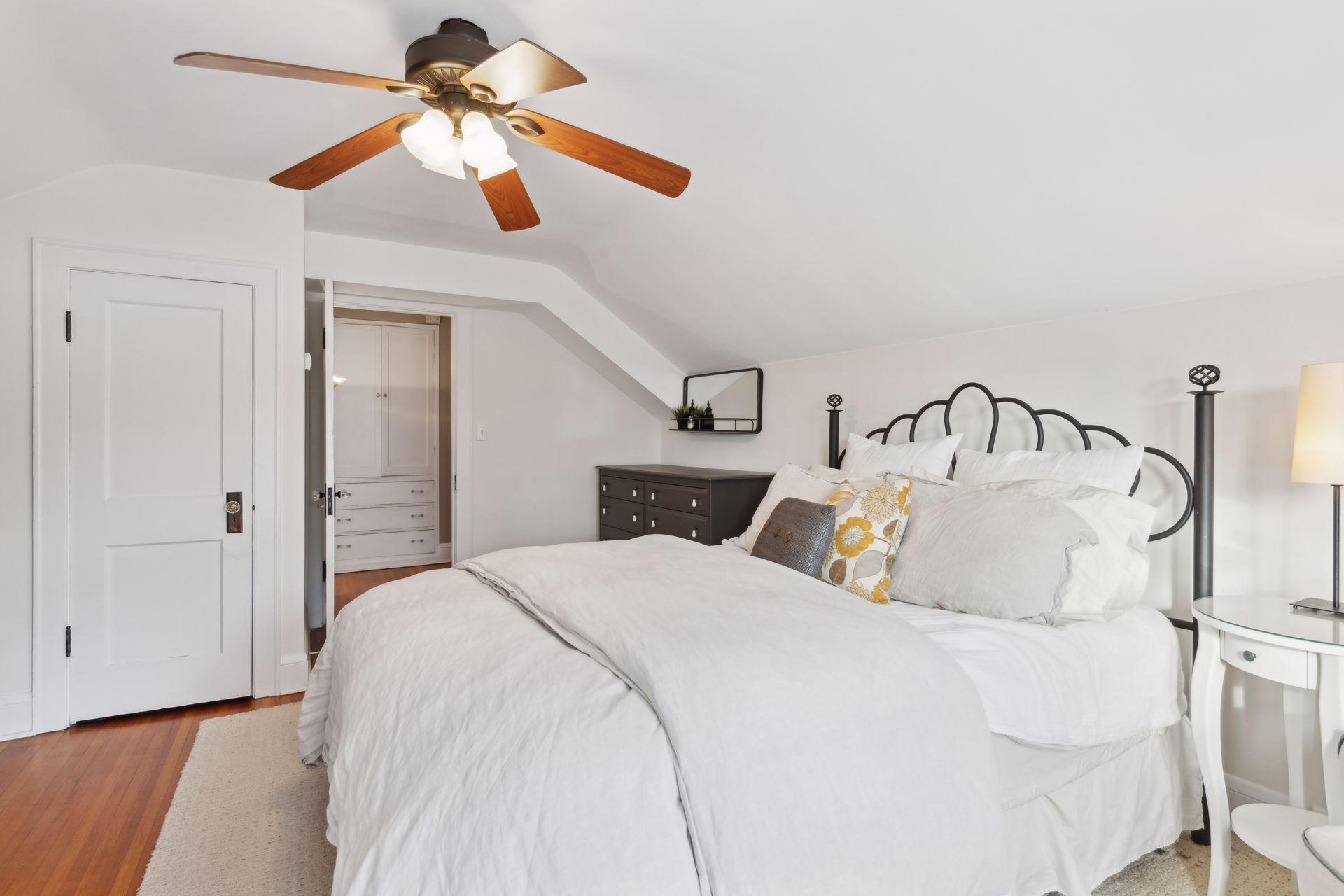 5149 Woodridge Road