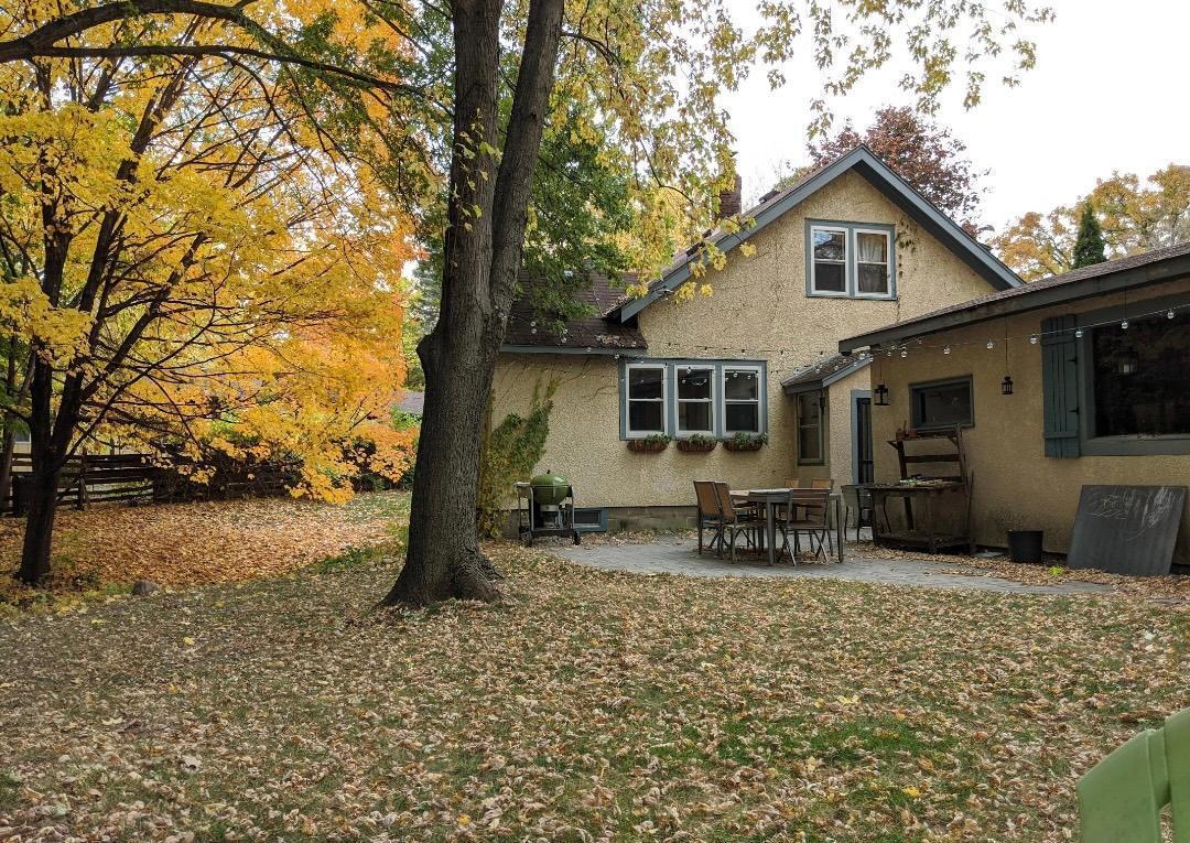 5149 Woodridge Road