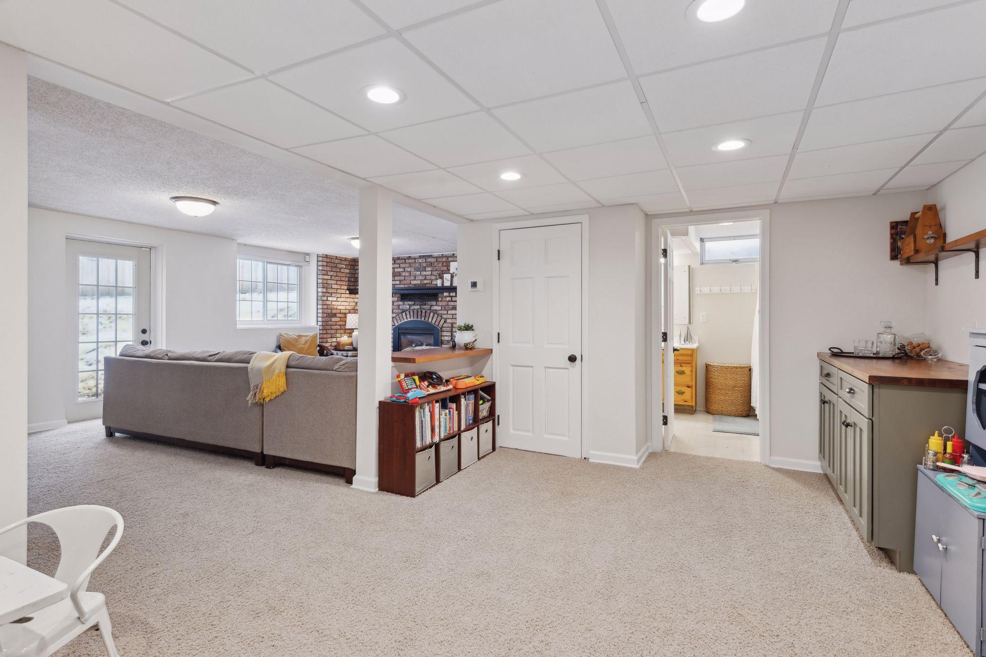5149 Woodridge Road
