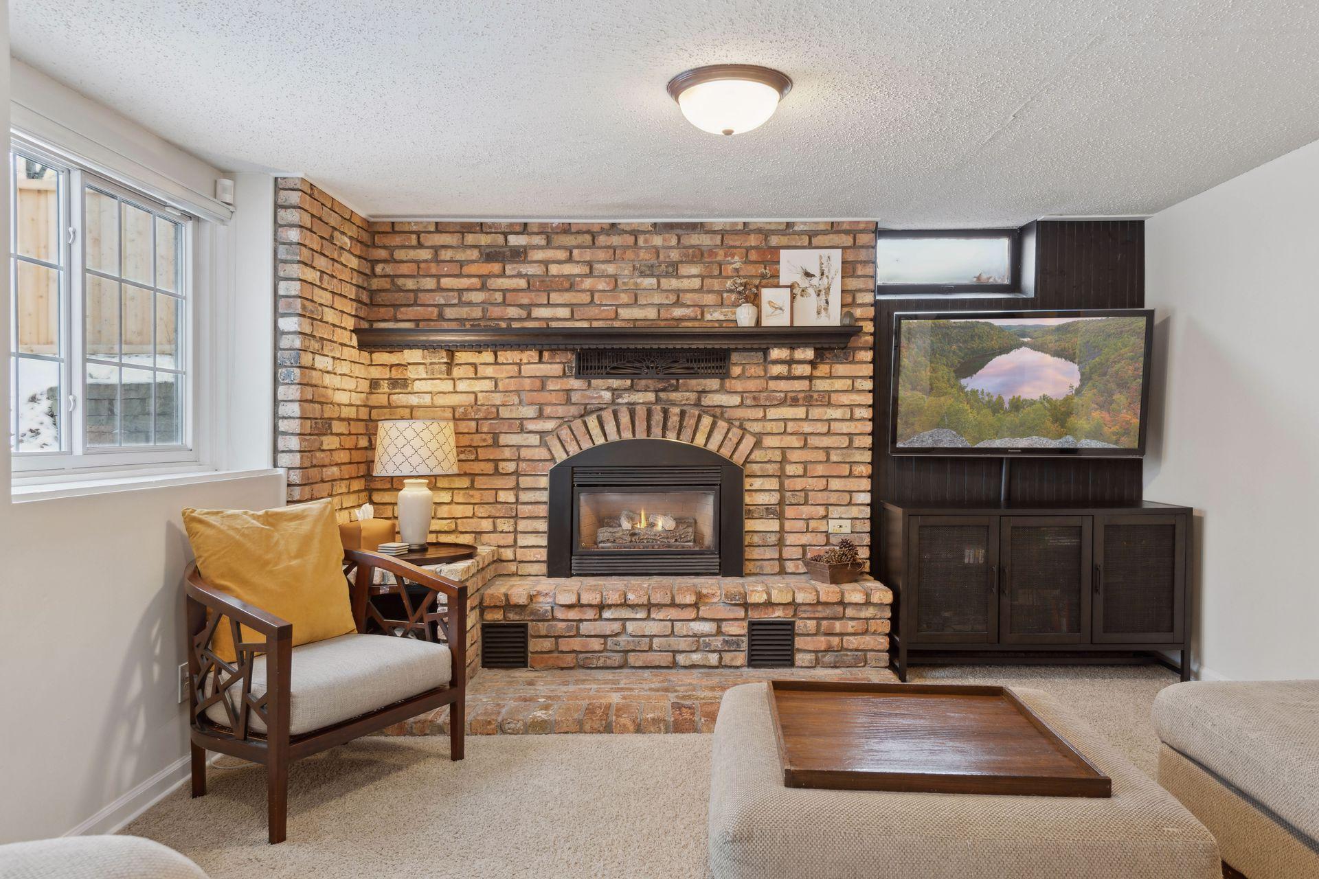 5149 Woodridge Road
