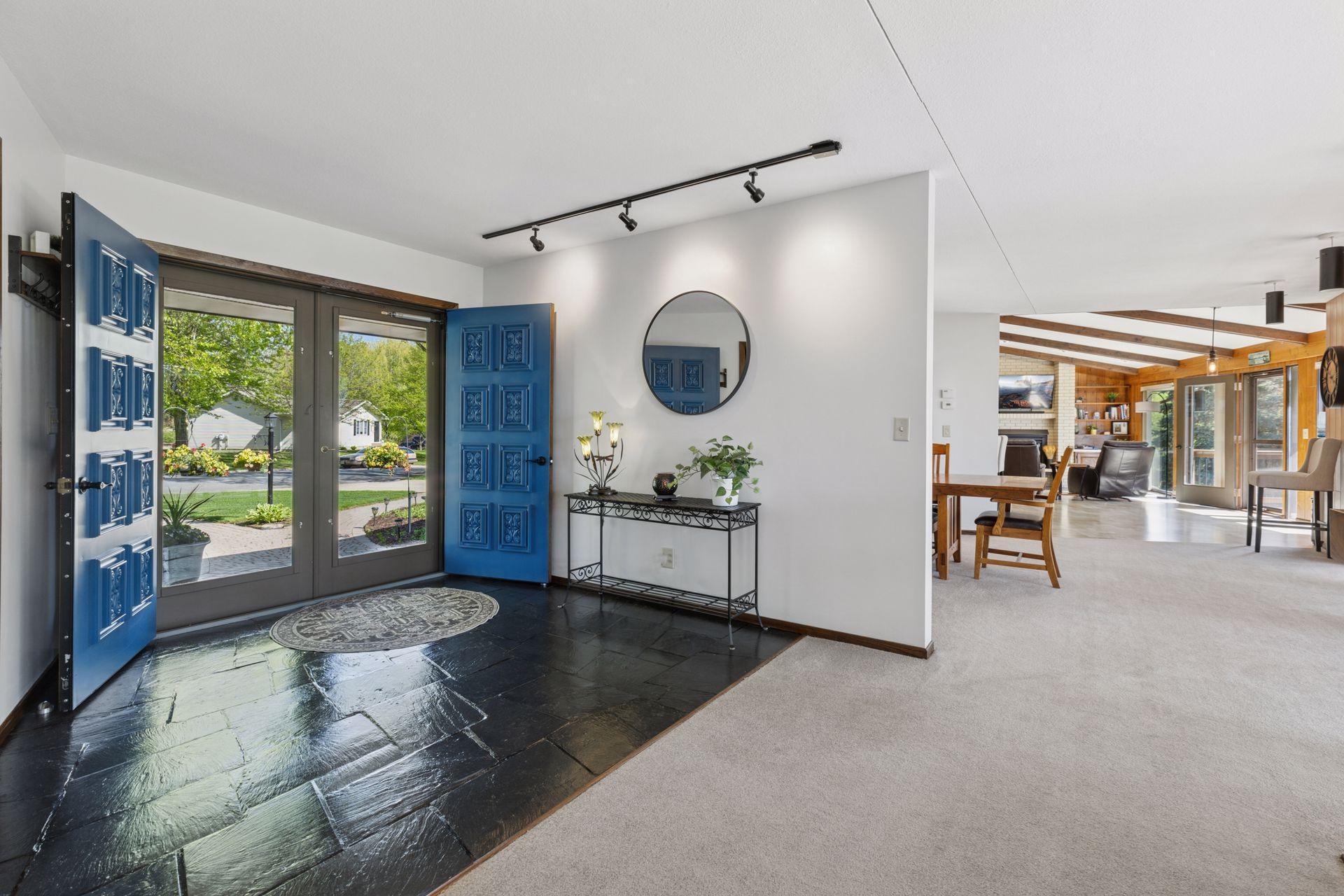 137 Fairlawn Avenue E