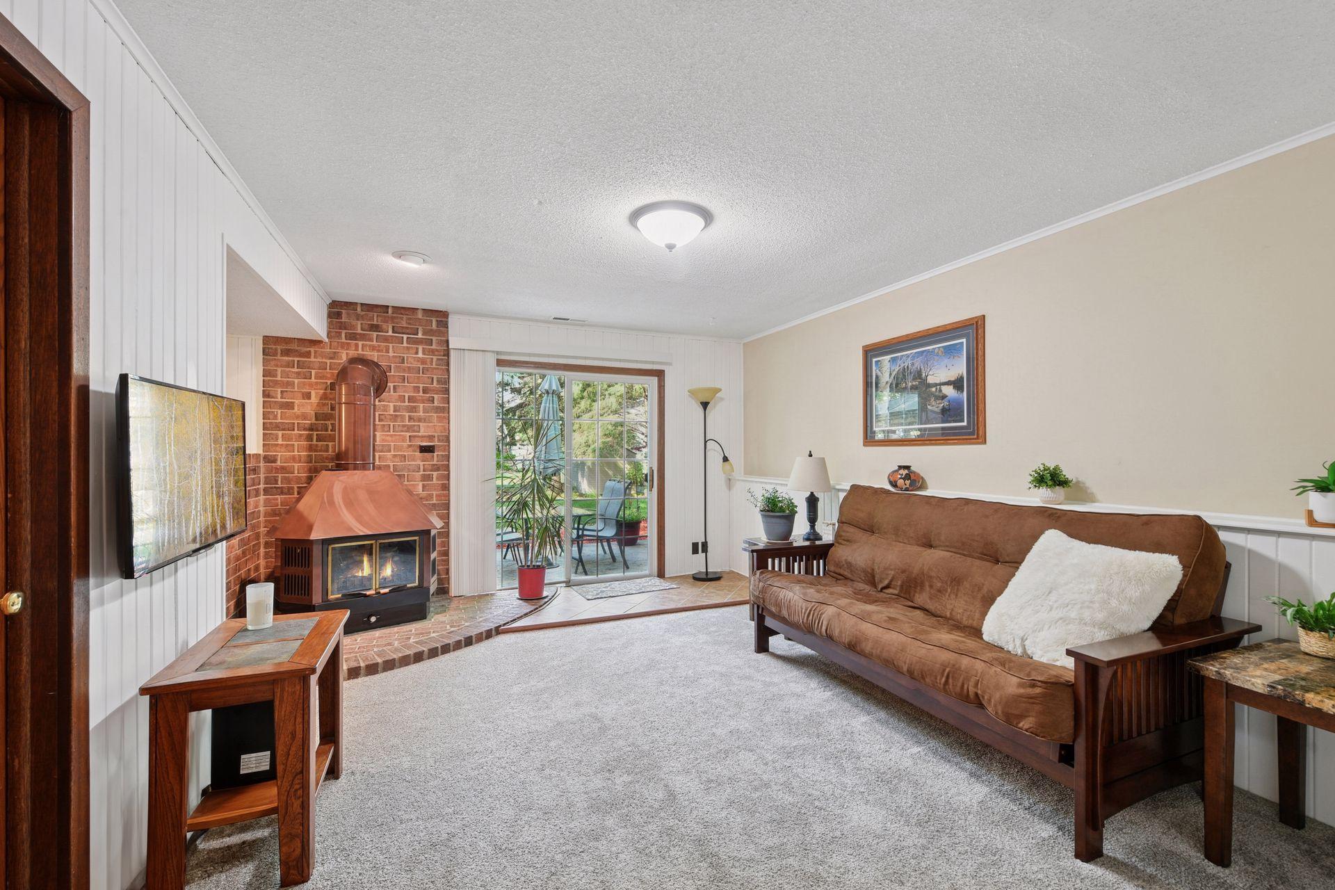 10464 Devonshire Place