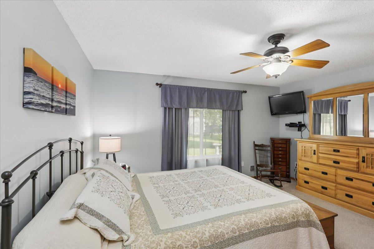 585 Markgrafs Lake Bay