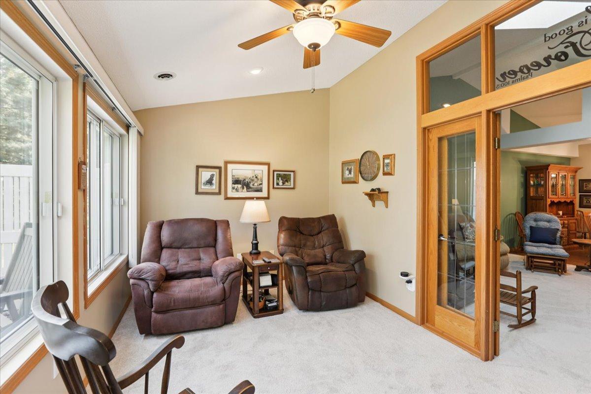 585 Markgrafs Lake Bay