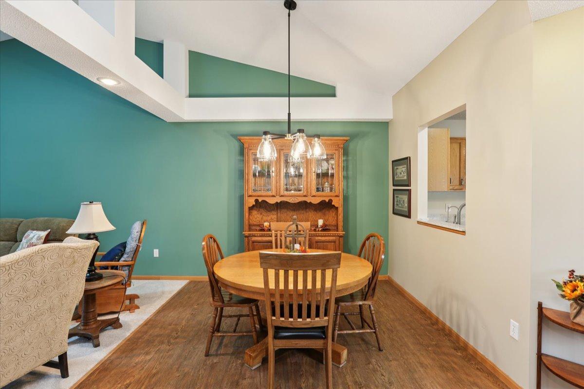 585 Markgrafs Lake Bay