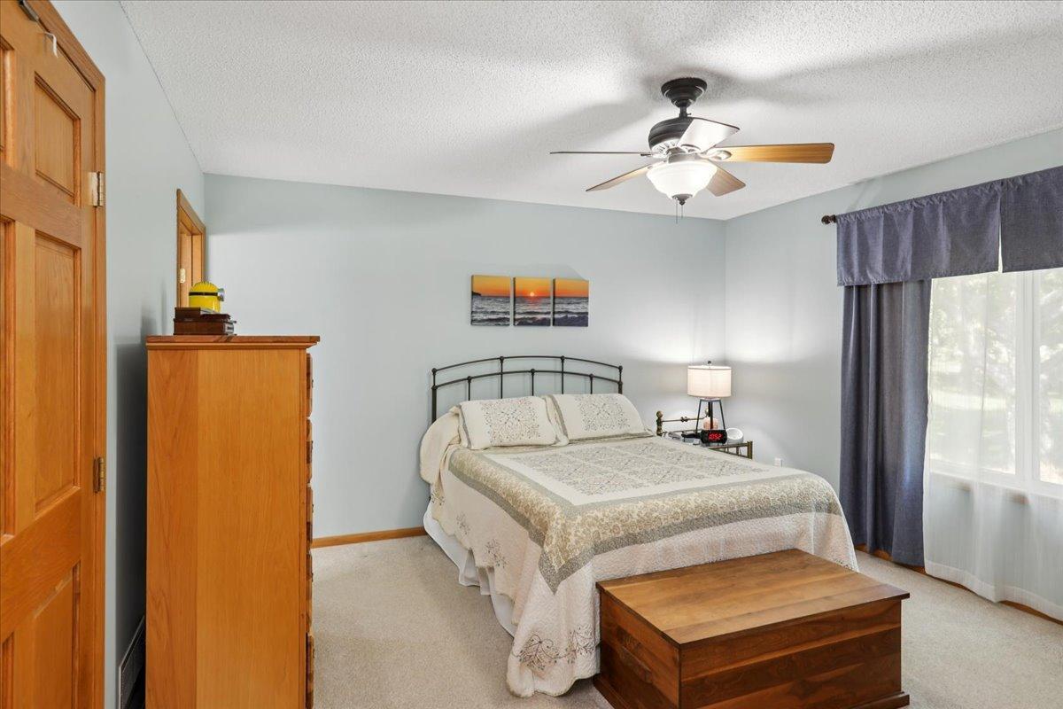 585 Markgrafs Lake Bay